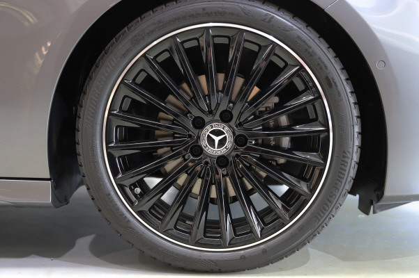 MERCEDES-BENZ A 180 d 8G-DCT-image-12