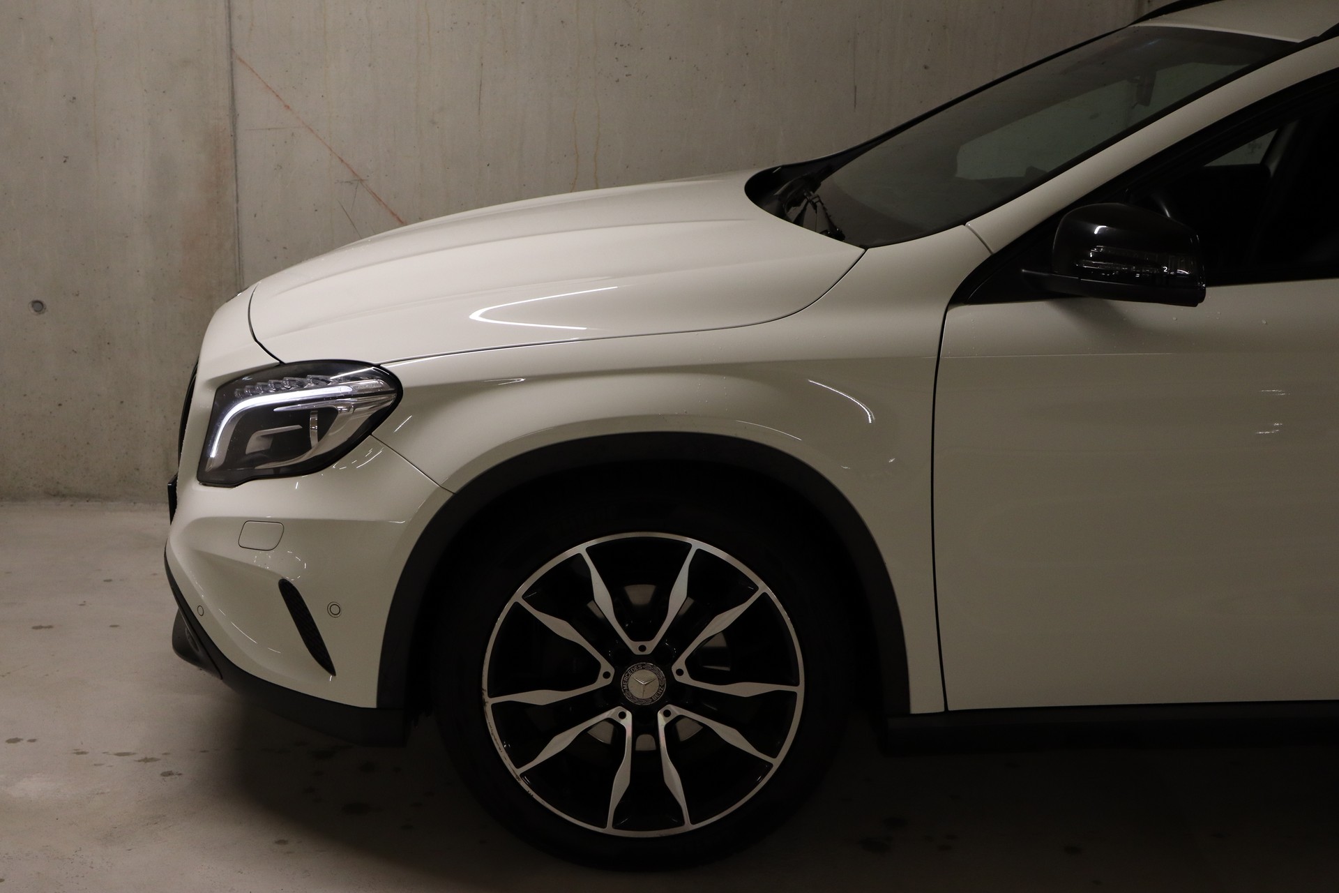 MERCEDES-BENZ GLA 200 CDI Night Star 7G-DCT-showroom-element-3