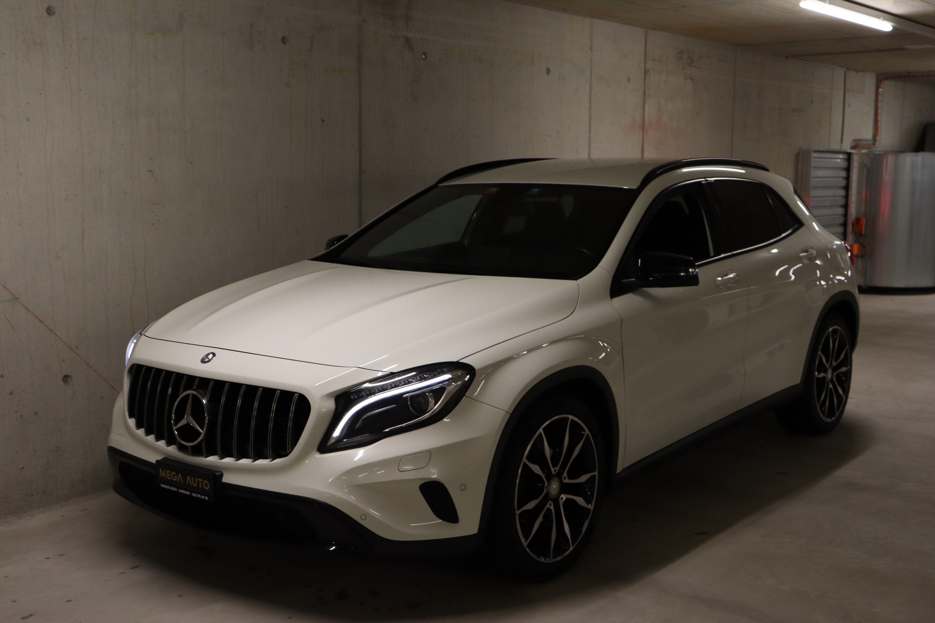 MERCEDES-BENZ GLA 200 CDI Night Star 7G-DCT
