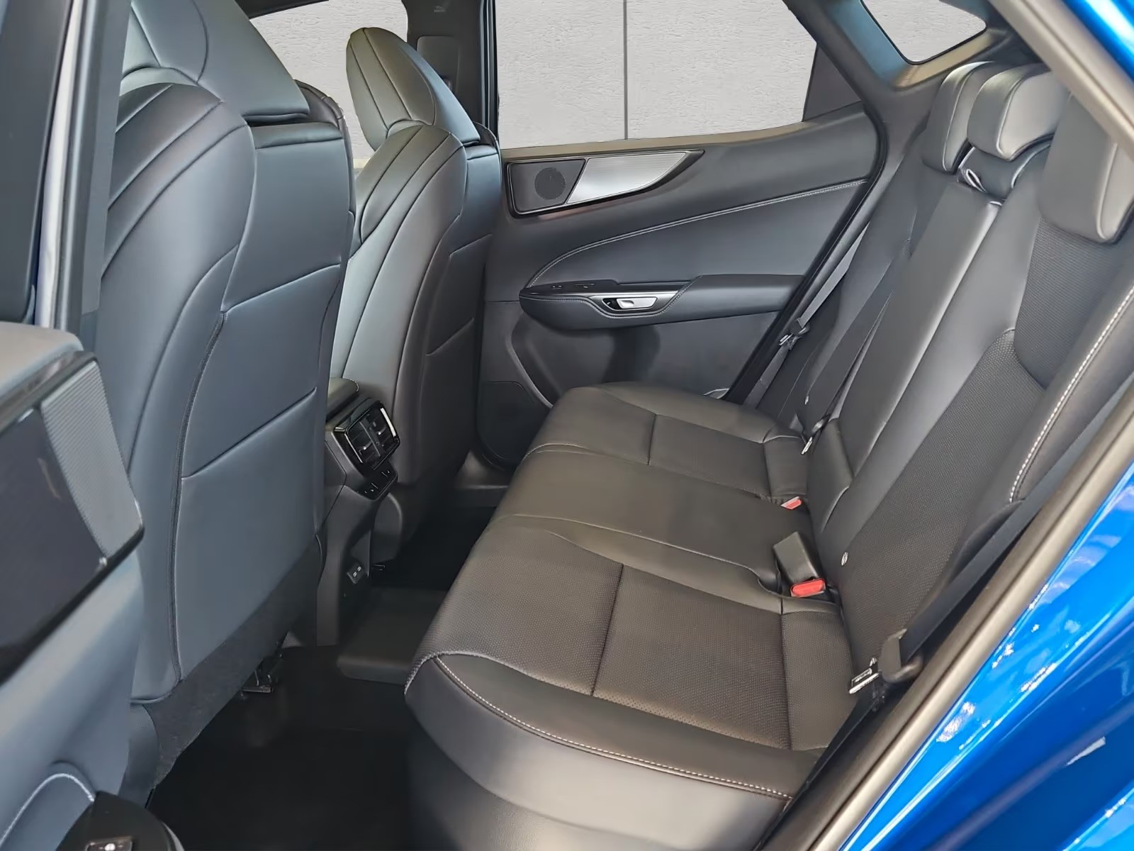 LEXUS NX 450h+ E-FOUR F Sport-showroom-element-2