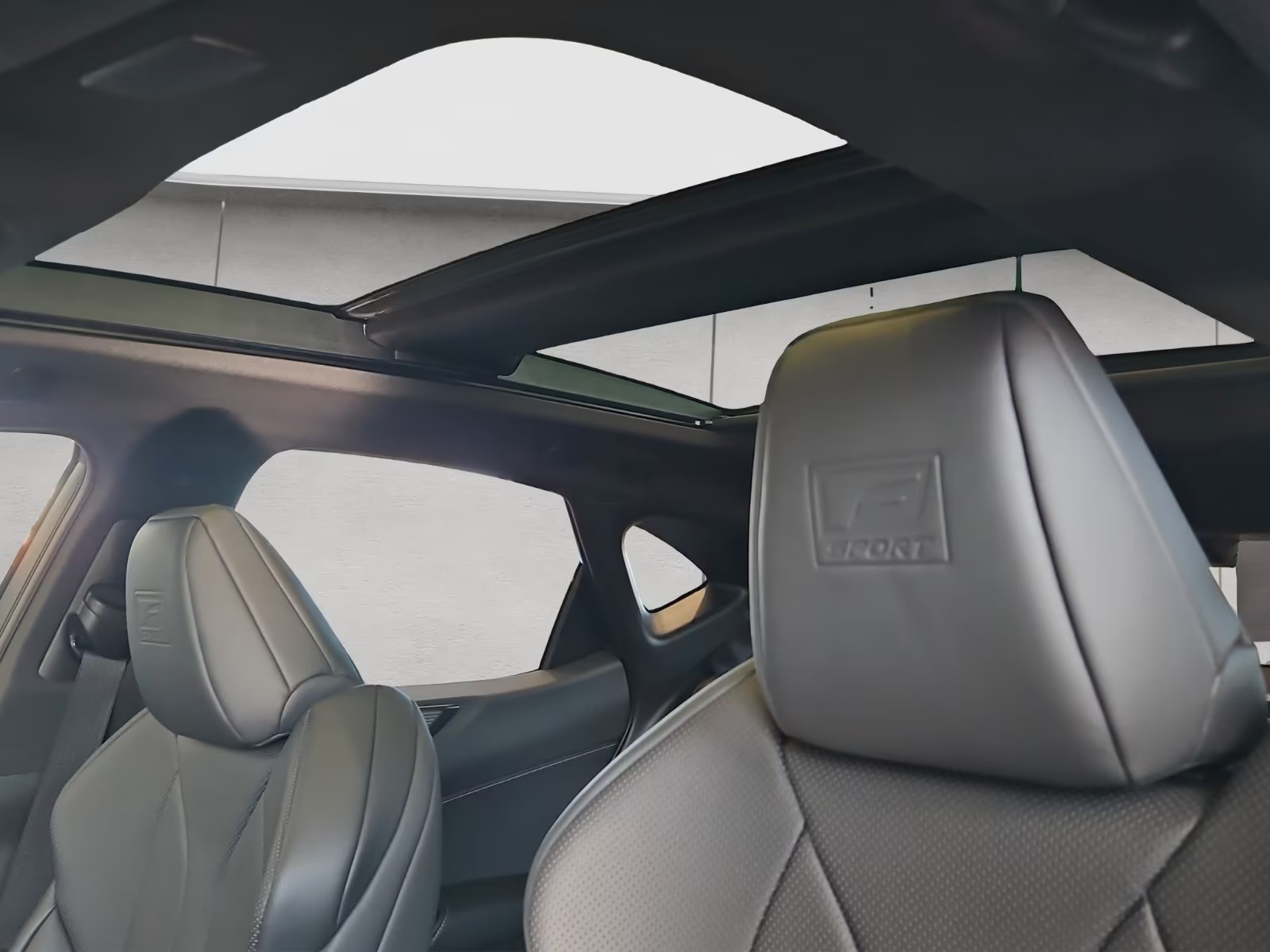 LEXUS NX 450h+ E-FOUR F Sport-showroom-element-3