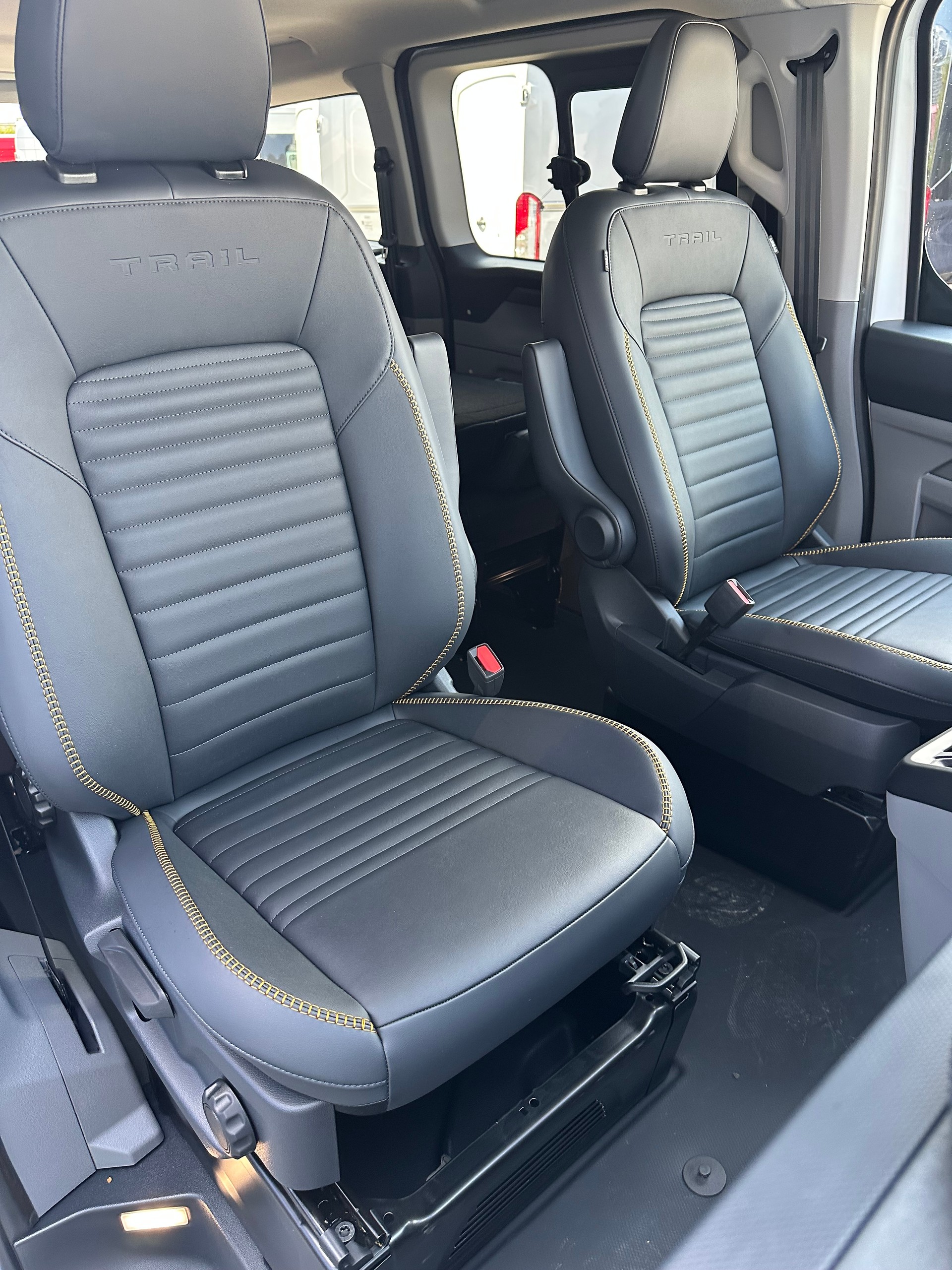 FORD Transit C combi 320 L1 2.0 Eco Trail/170CV/4x4 Aut.-image-15