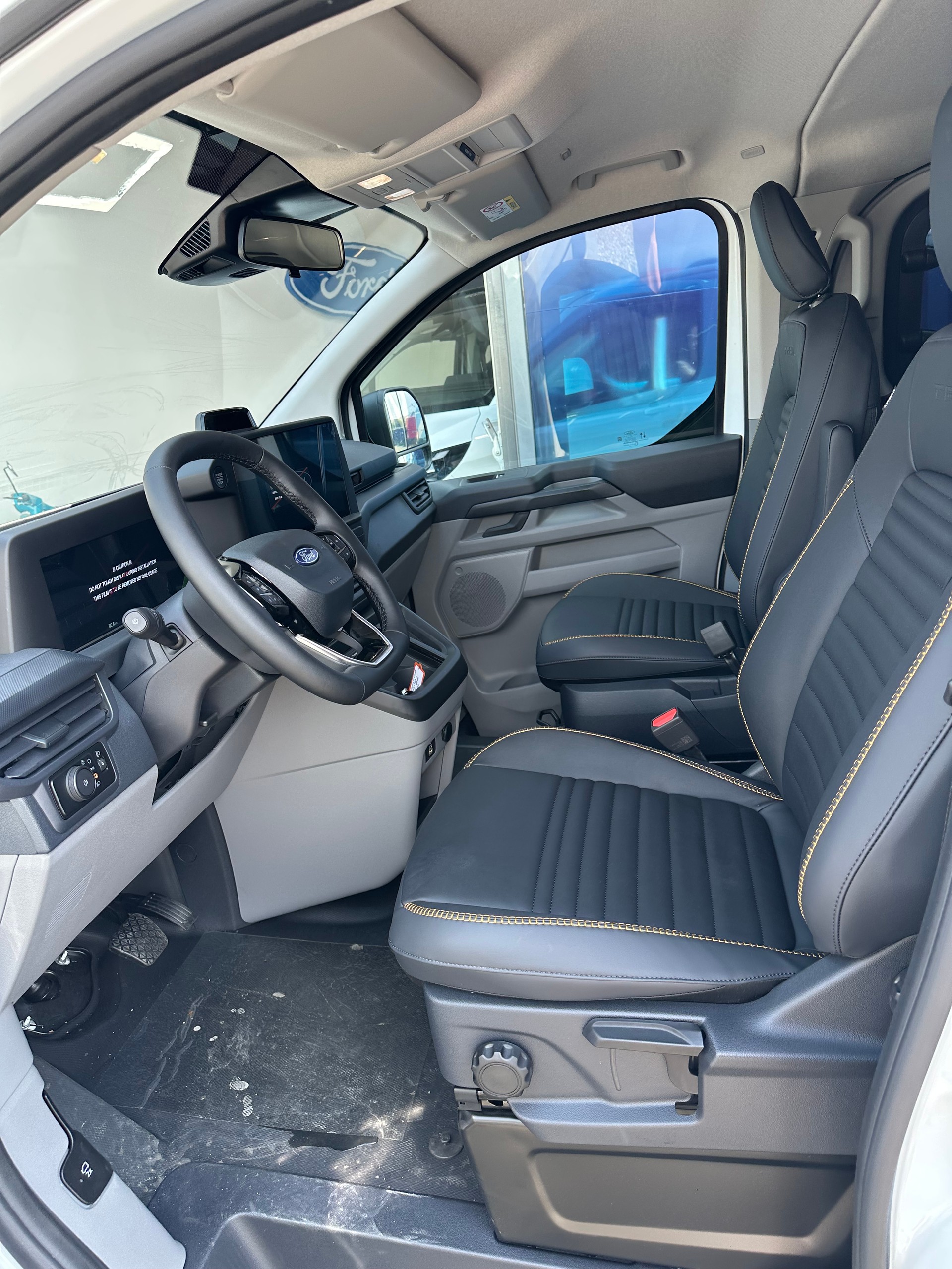 FORD Transit C combi 320 L1 2.0 Eco Trail/170CV/4x4 Aut.-image-9