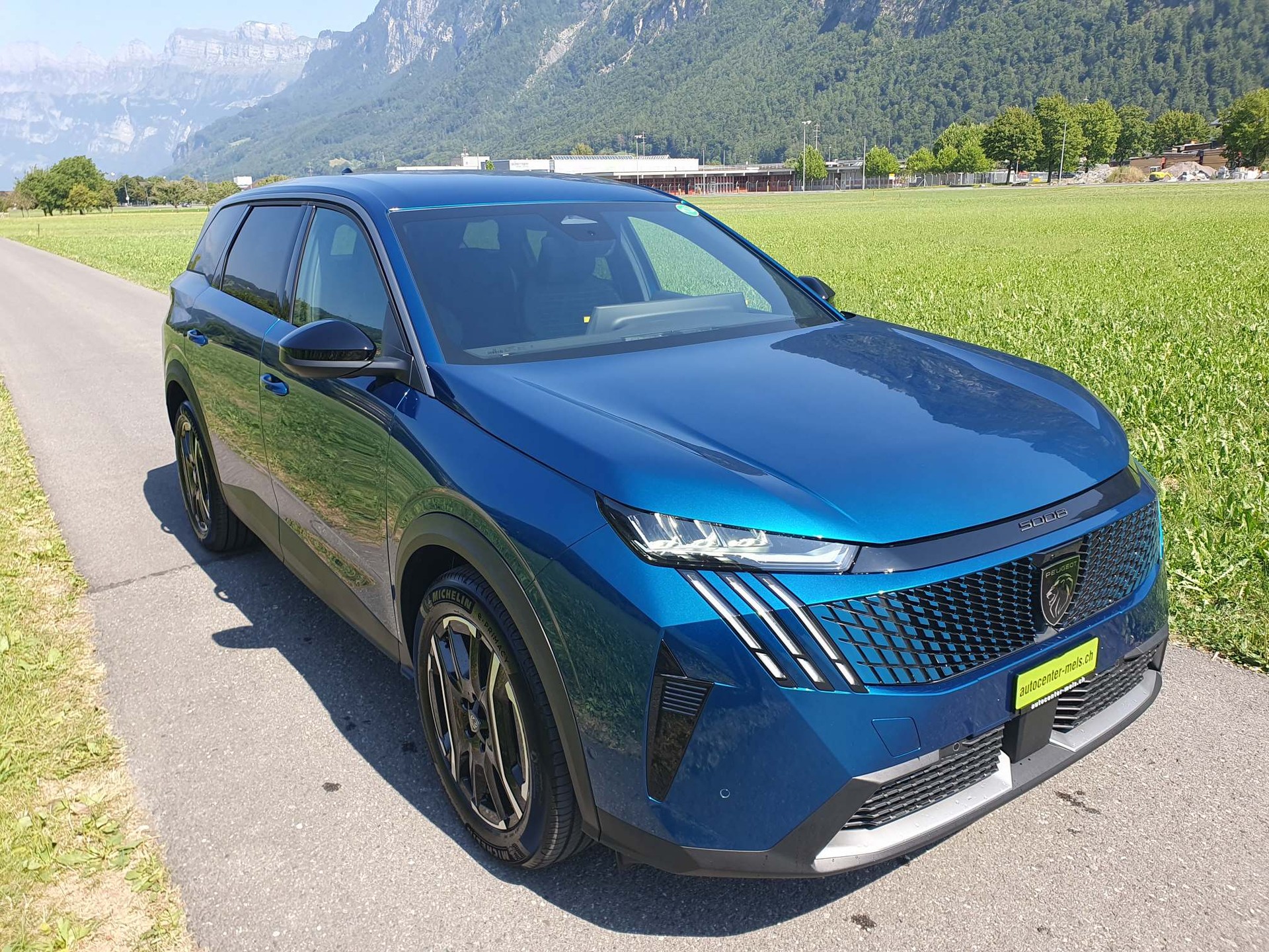 PEUGEOT 5008 e-Allure Premium 4x4