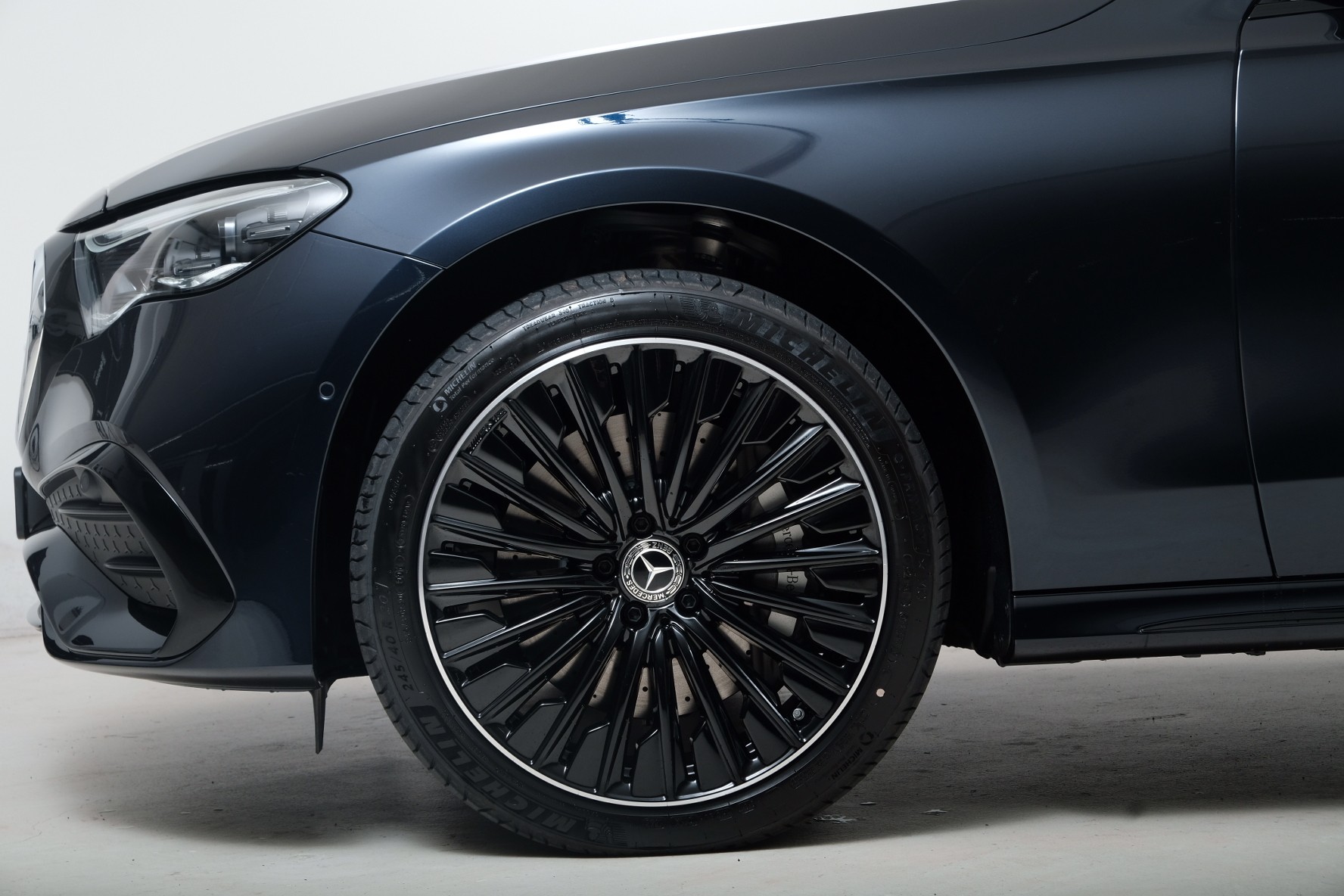 MERCEDES-BENZ E 450 d T 4Matic 9G-Tronic-showroom-element-2