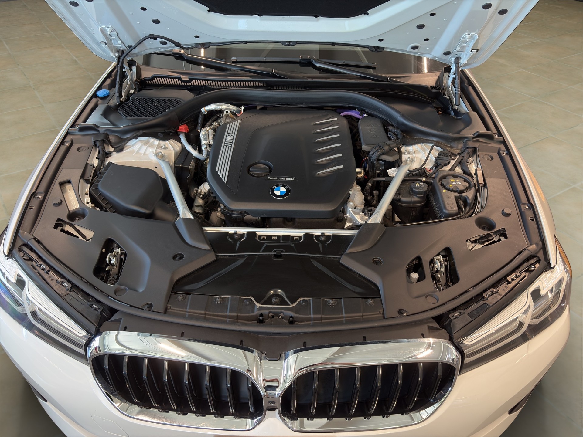 BMW 530d xDrive 48V Touring Steptronic-image-30