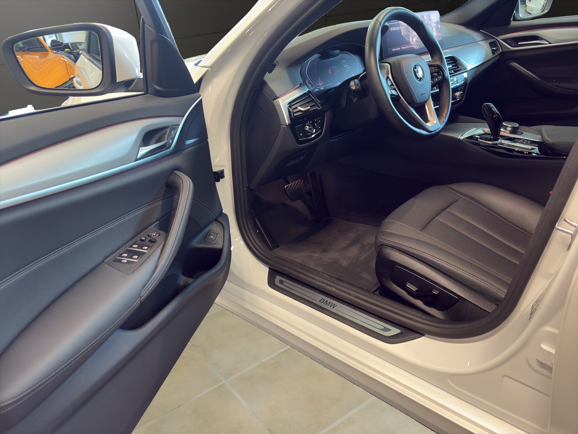 BMW 530d xDrive 48V Touring Steptronic-image-26