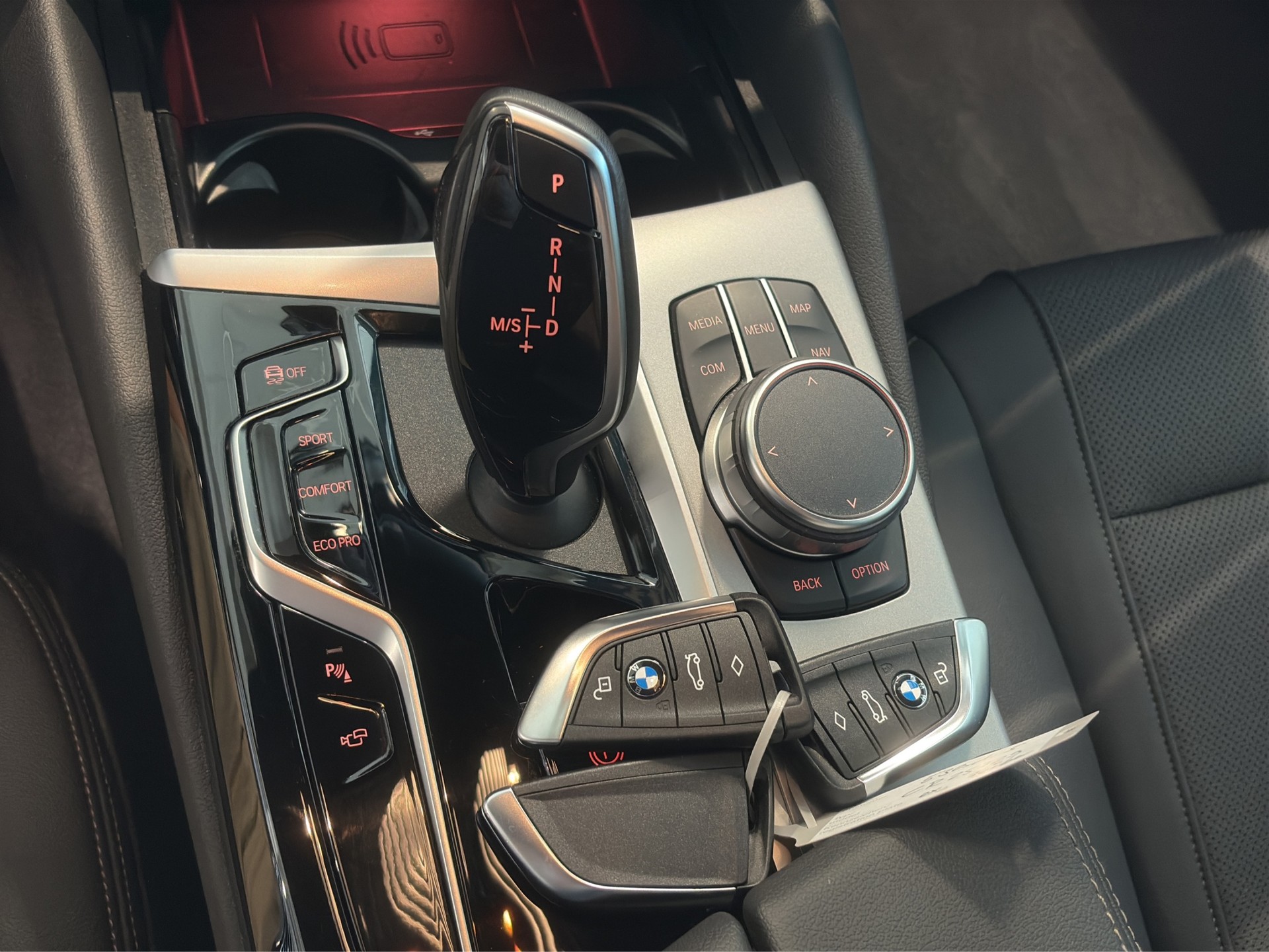 BMW 530d xDrive 48V Touring Steptronic-image-19