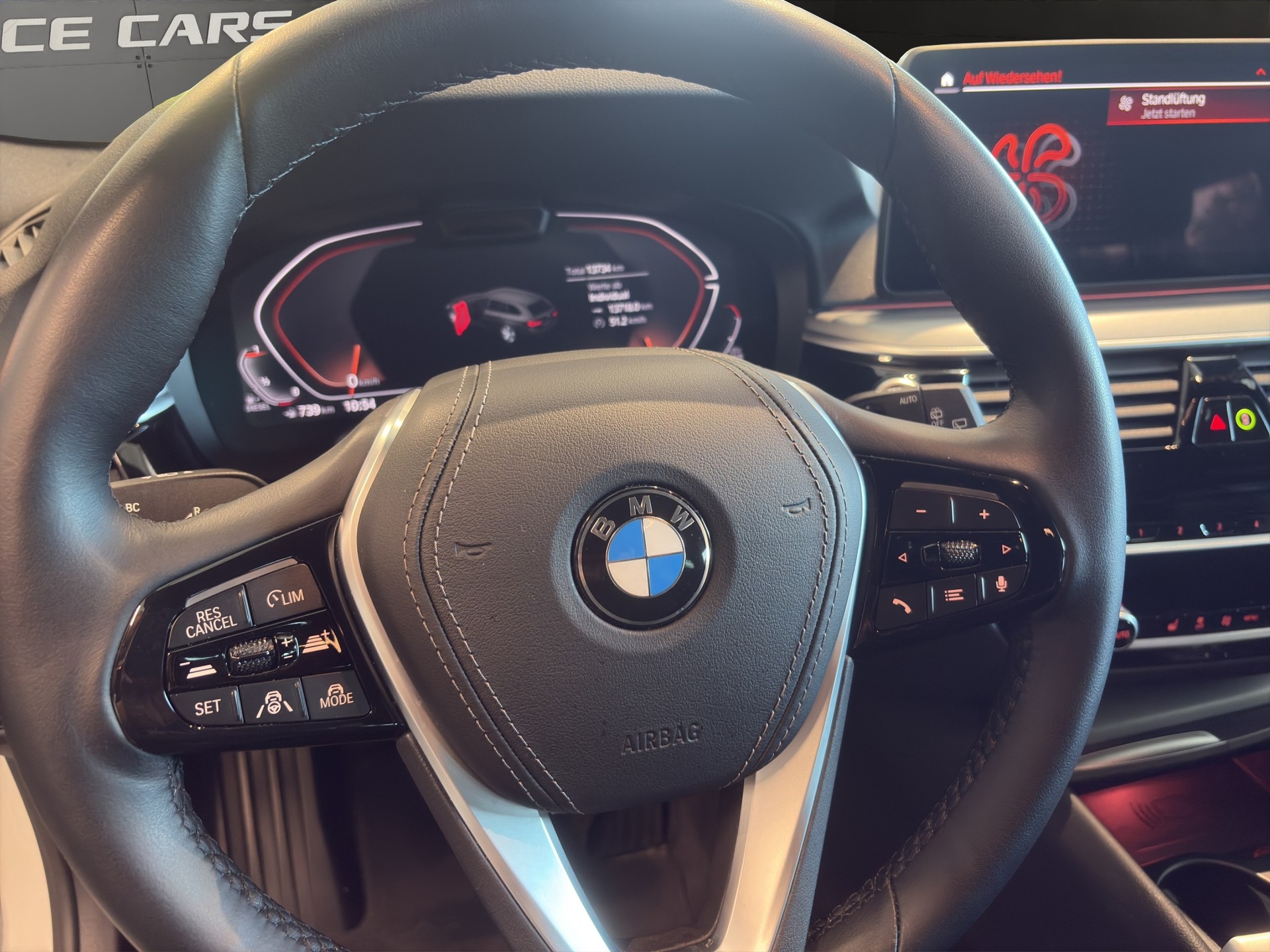BMW 530d xDrive 48V Touring Steptronic-image-15