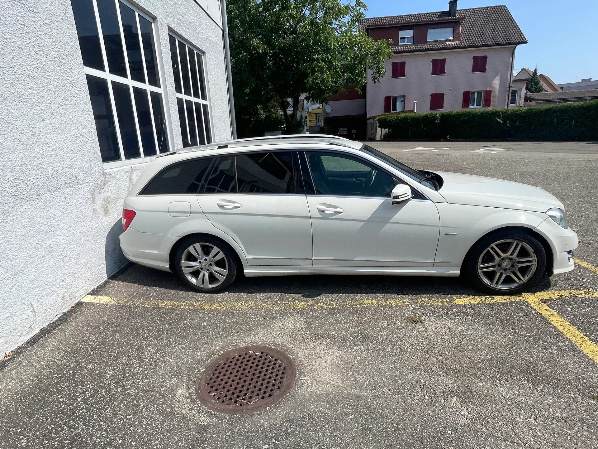MERCEDES-BENZ C 250 CGI BlueEfficiency Automatic-showroom-element-1