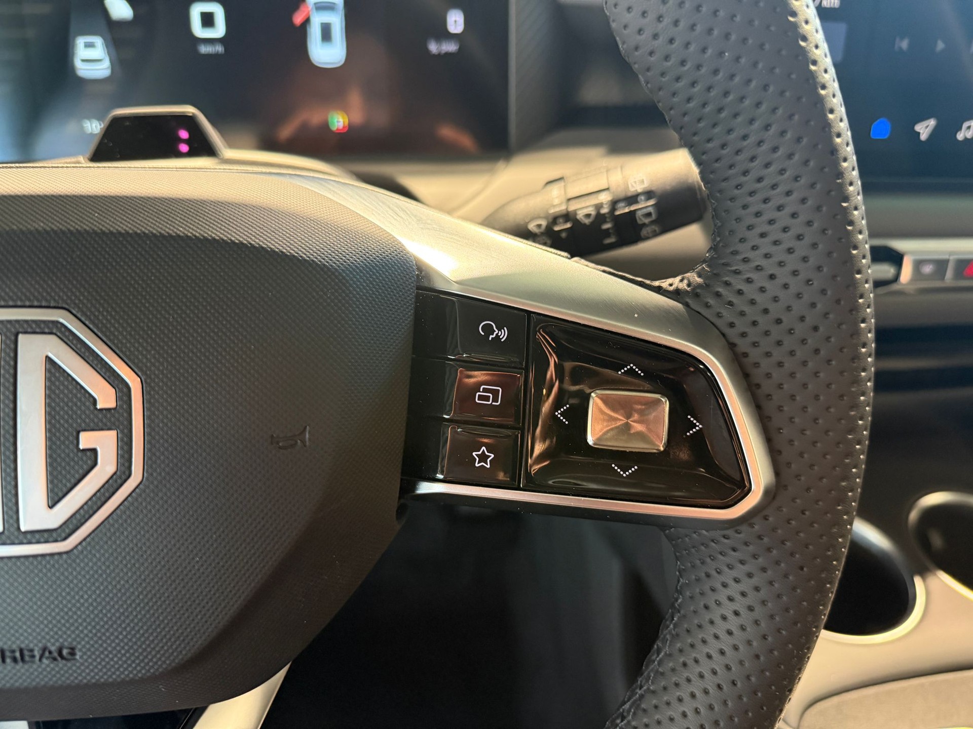 MG S5 EV 64kWh Luxury-image-14
