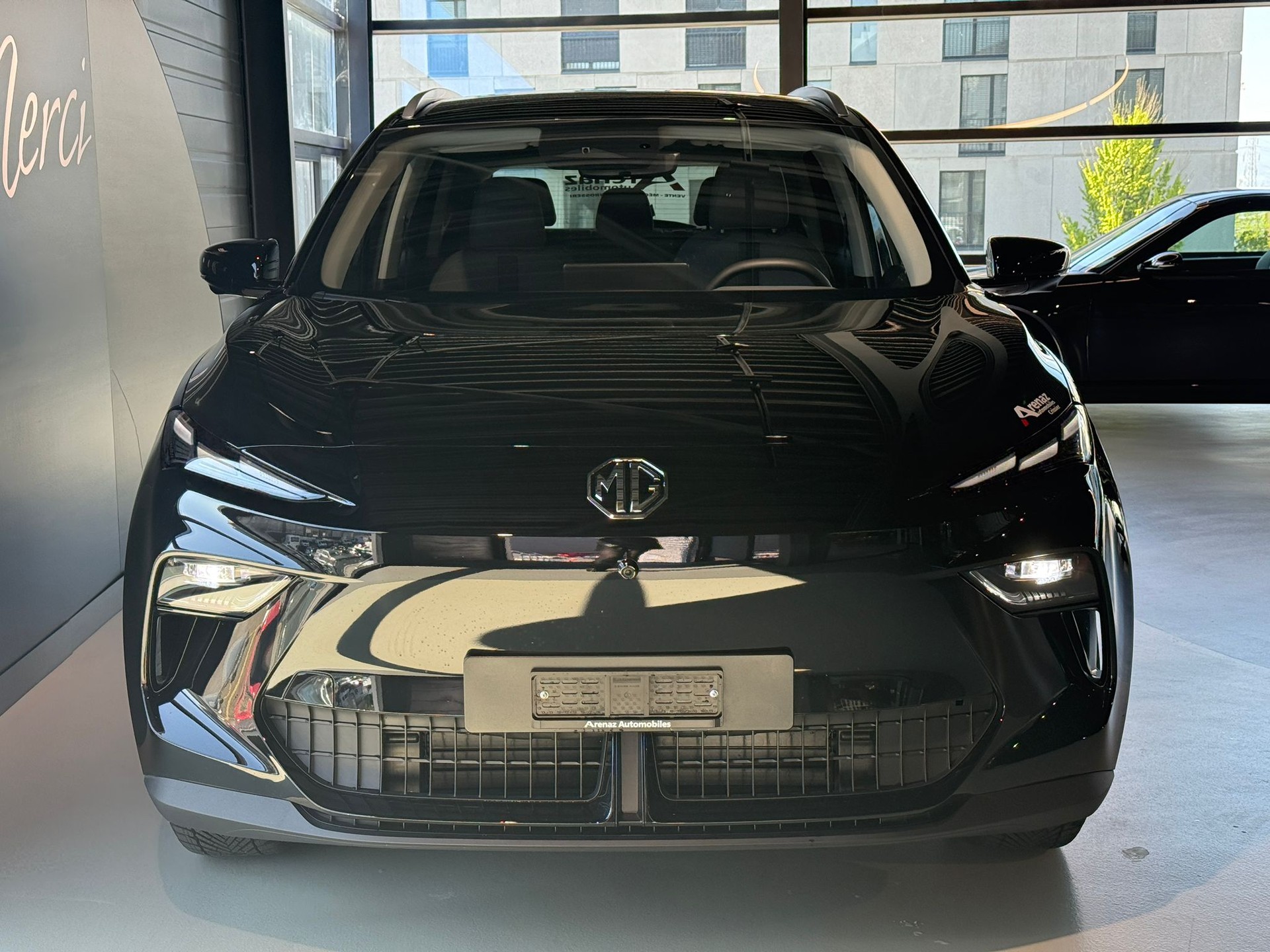 MG S5 EV 64kWh Luxury-showroom-element-2