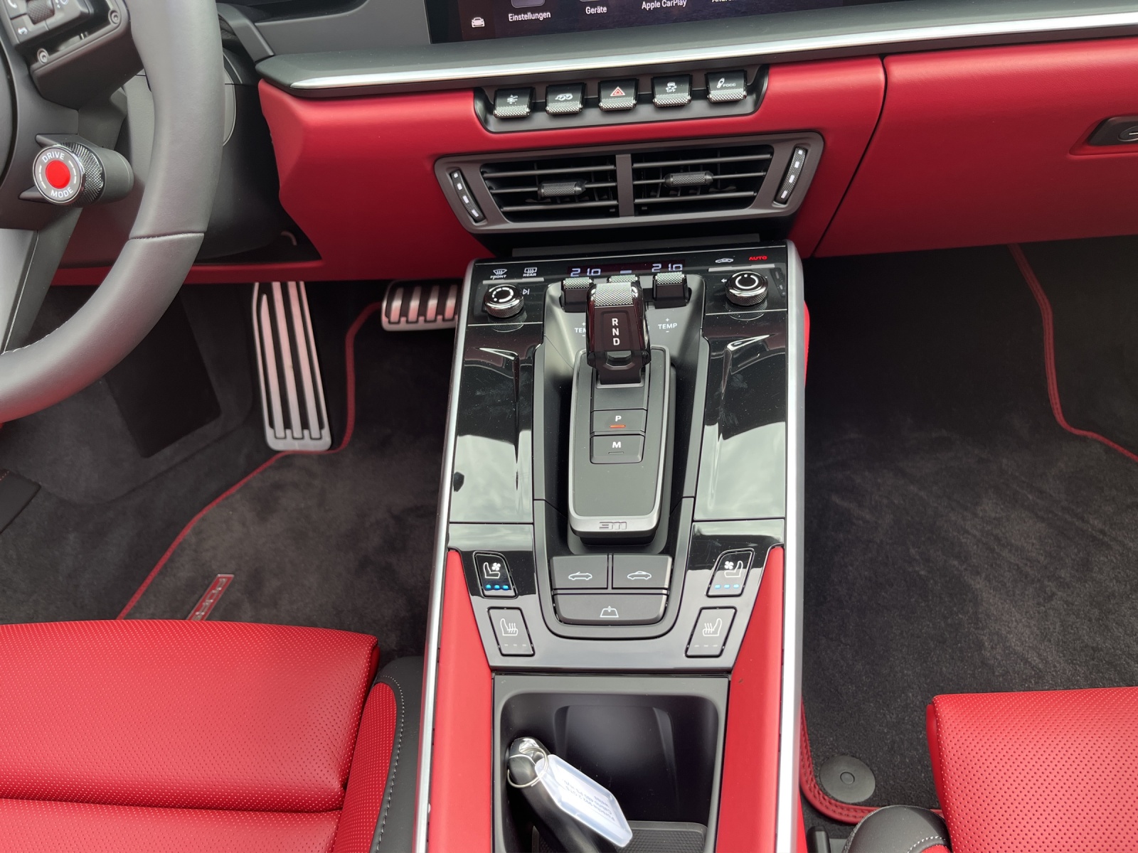 PORSCHE 911 (992.2) Cabriolet 3.6 Carrera GTS PDK-image-15