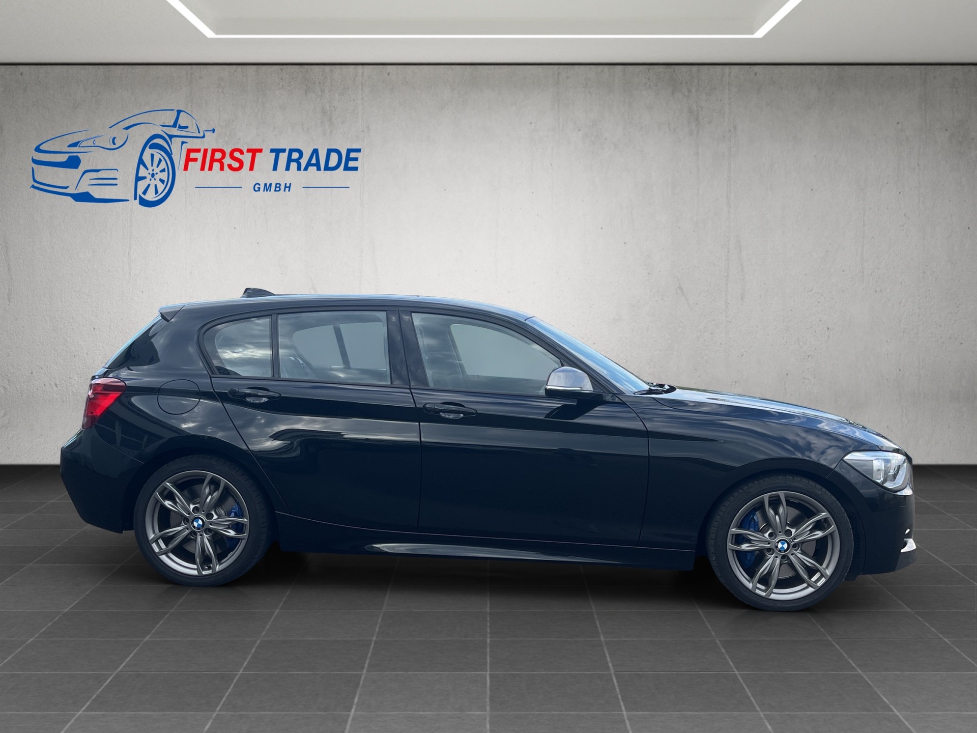 BMW M135i xDrive Steptronic-image-3