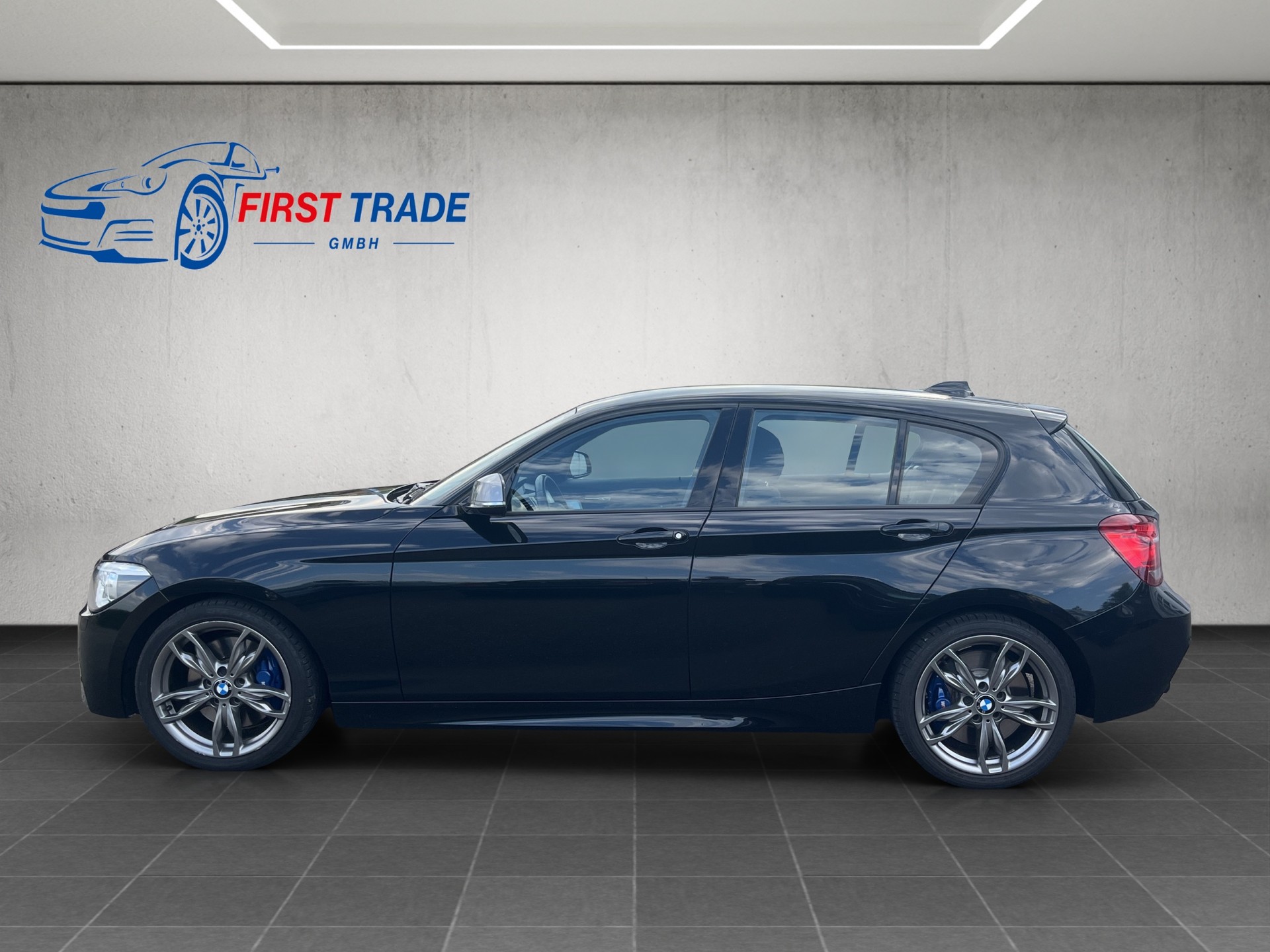 BMW M135i xDrive Steptronic-image-7