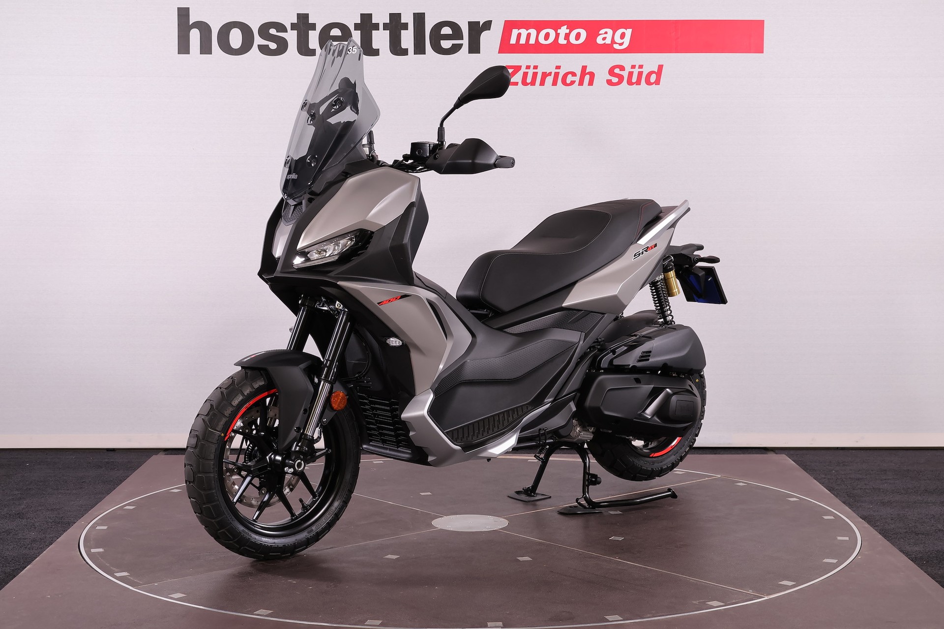 APRILIA SR 400 GT (35)-showroom-element-1