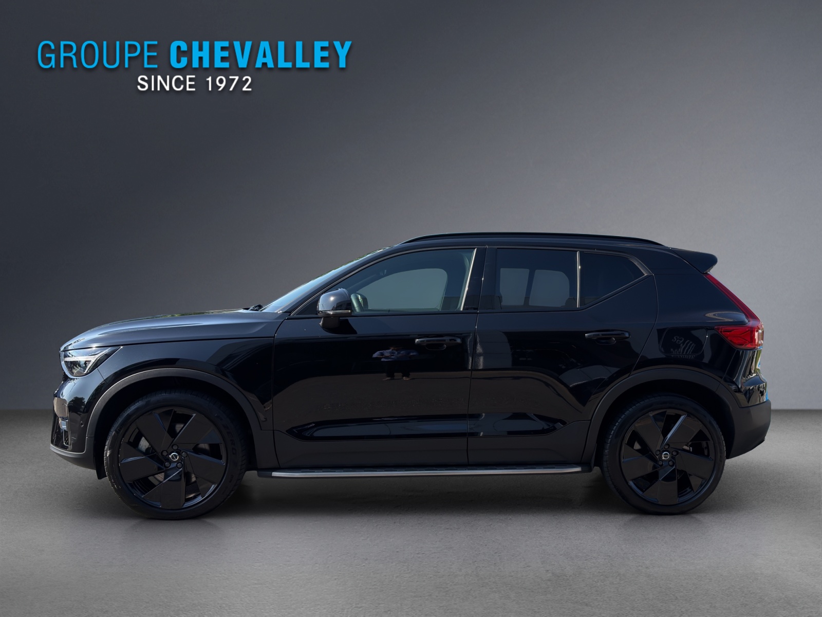 VOLVO EX40 82kWh Twin Motor Performance AWD Ultra-showroom-element-2