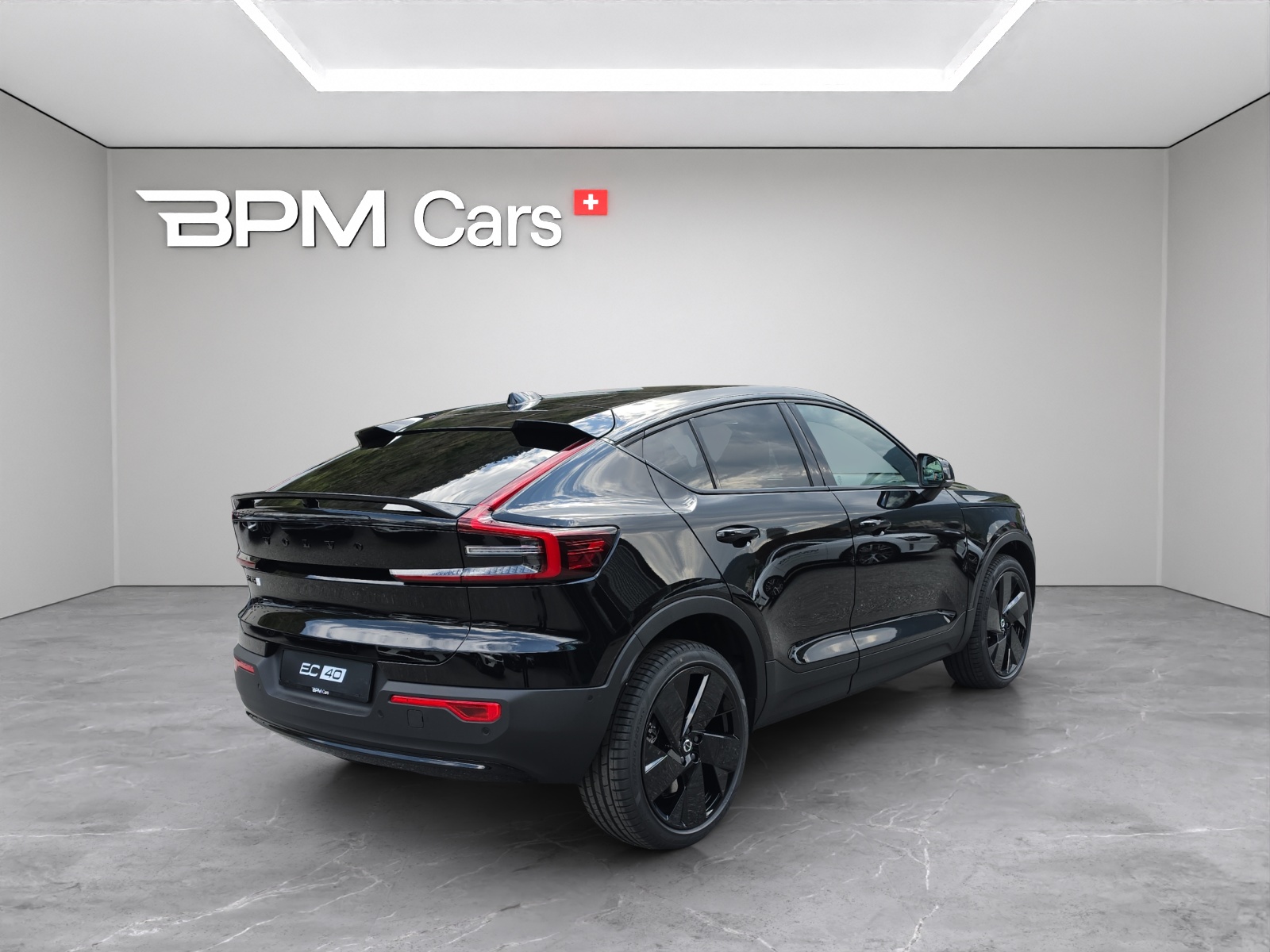 VOLVO EC40 82kWh Twin Motor Performance AWD Xcentric Black Edition-image-4