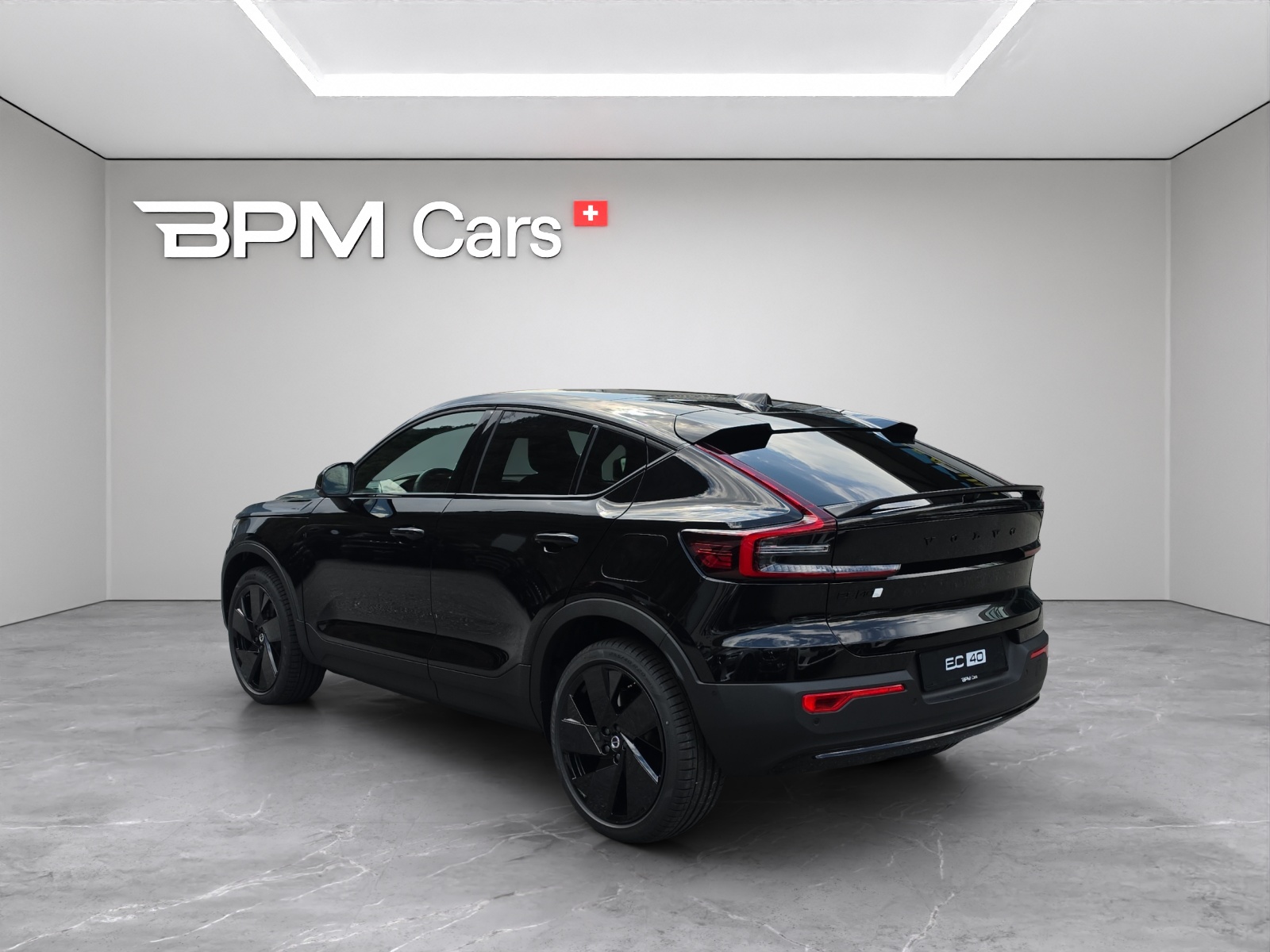 VOLVO EC40 82kWh Twin Motor Performance AWD Xcentric Black Edition-showroom-element-2