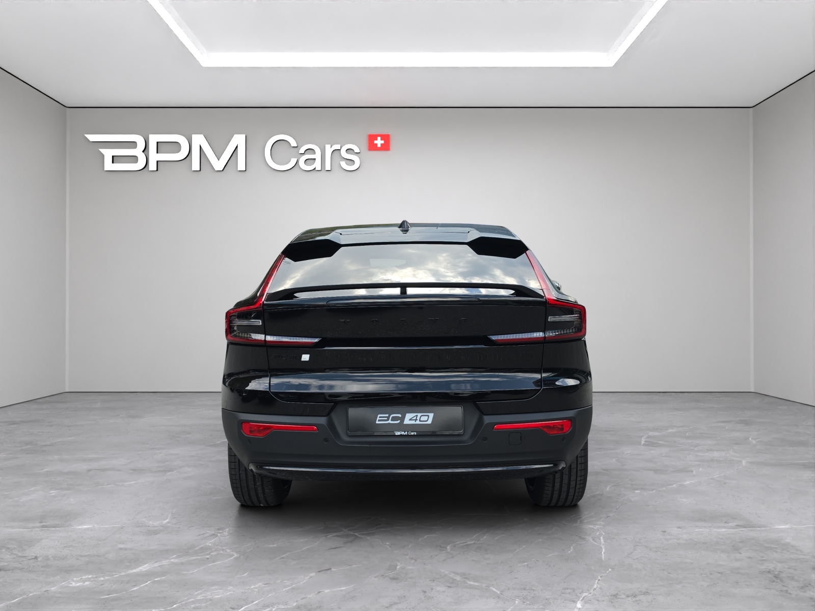 VOLVO EC40 82kWh Twin Motor Performance AWD Xcentric Black Edition-showroom-element-3