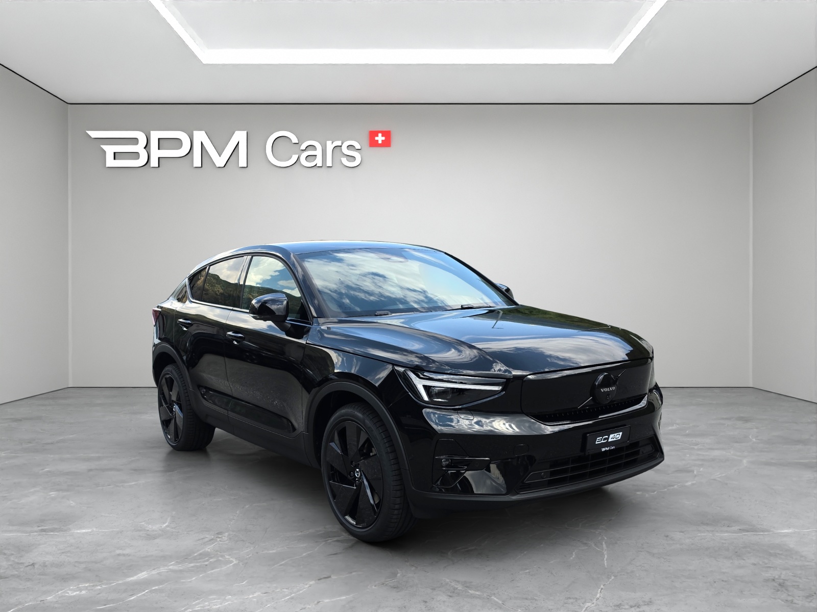 VOLVO EC40 82kWh Twin Motor Performance AWD Xcentric Black Edition-image-5
