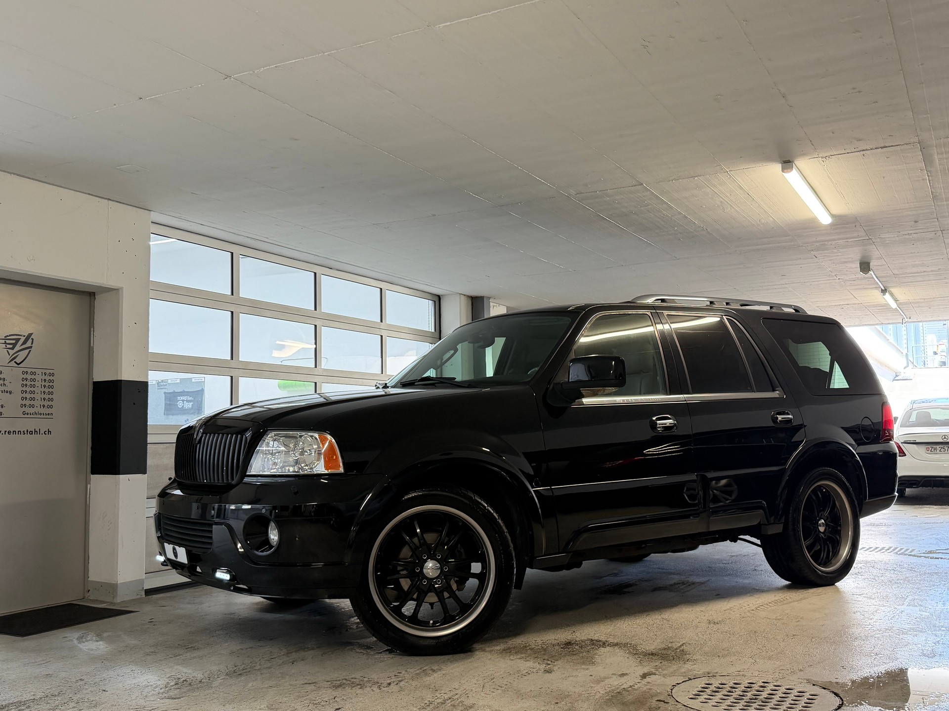 LINCOLN Navigator-image-4
