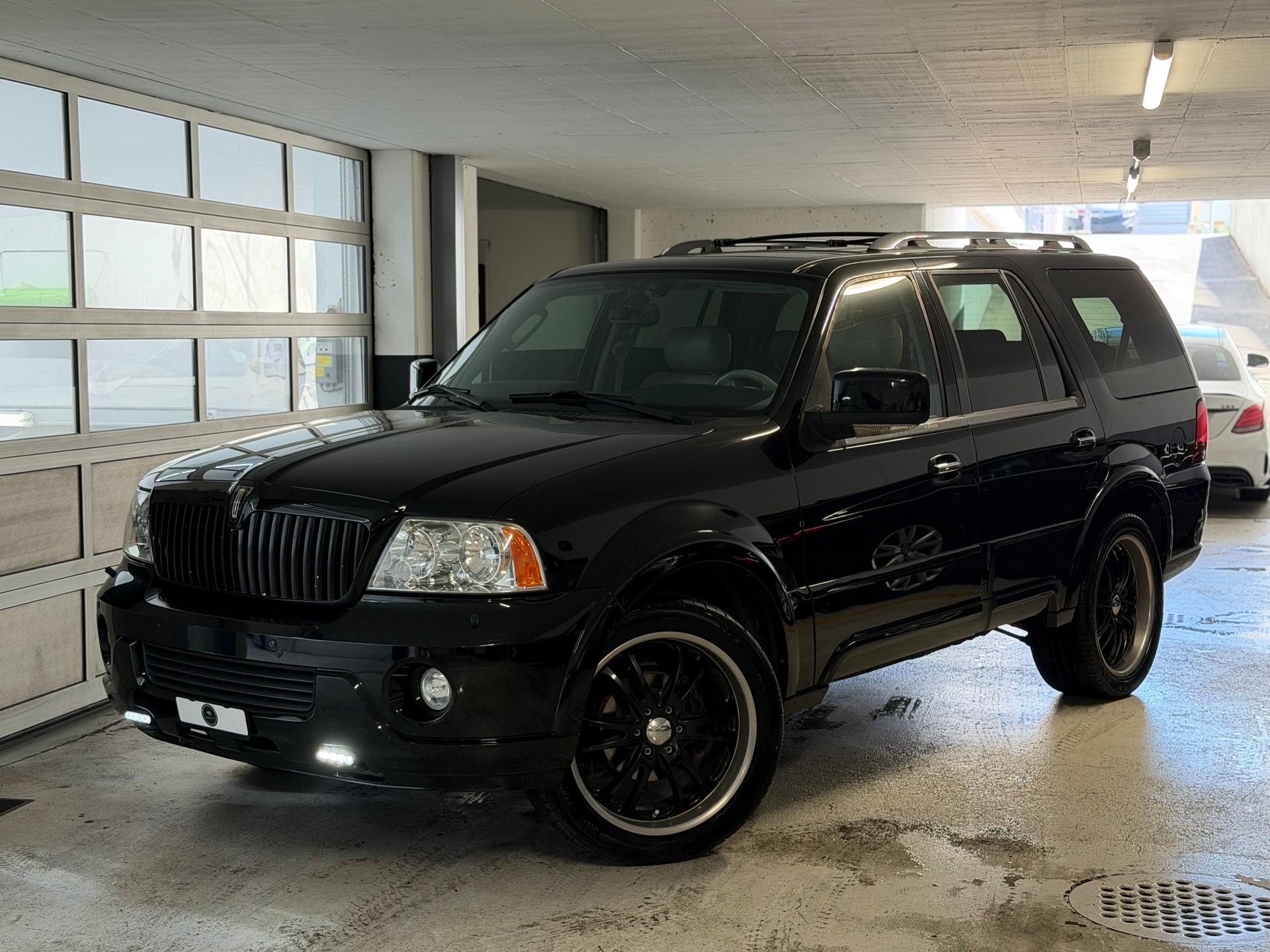LINCOLN Navigator-image-5