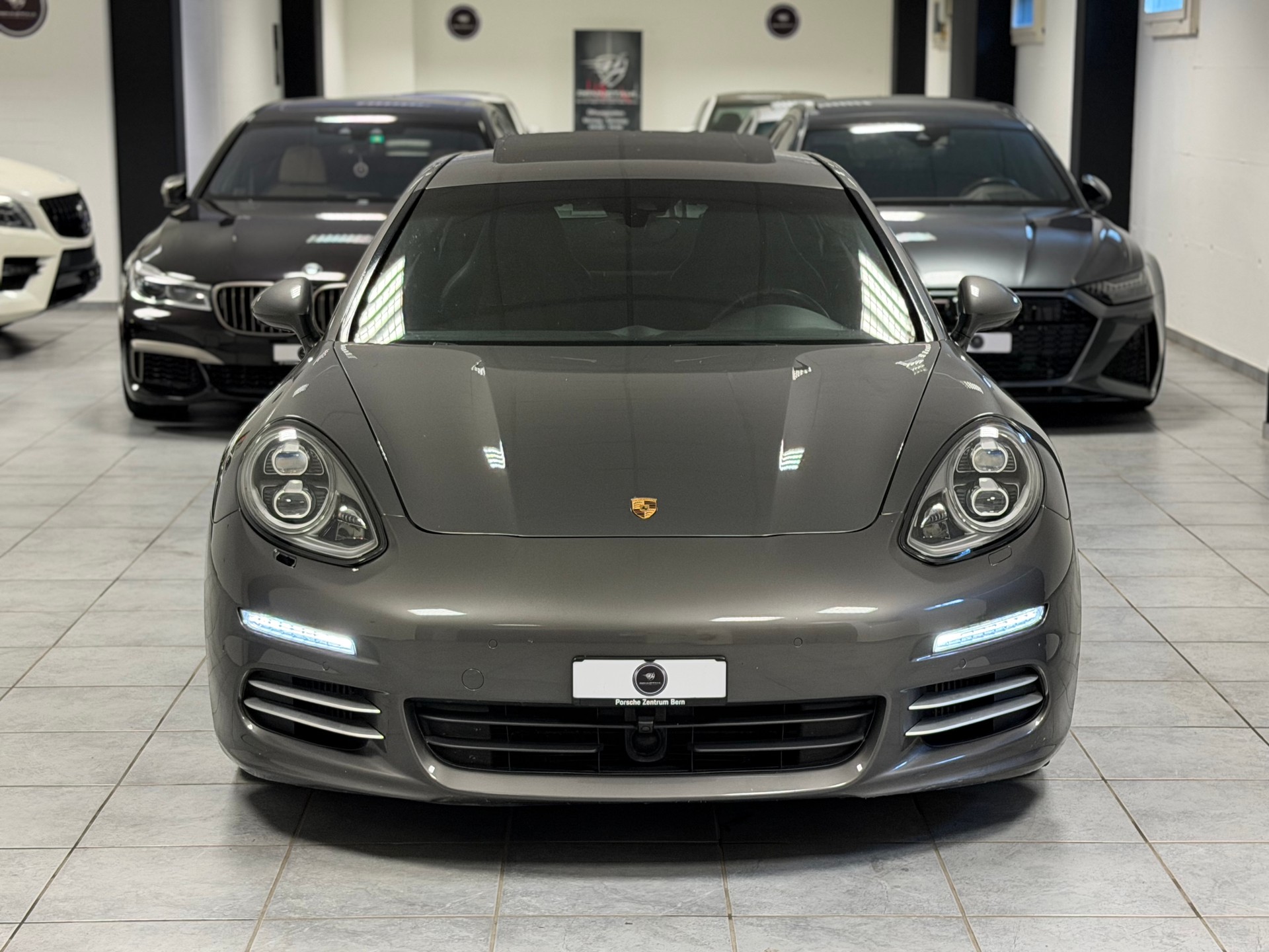 PORSCHE Panamera 4S 3.0 PDK-showroom-element-2