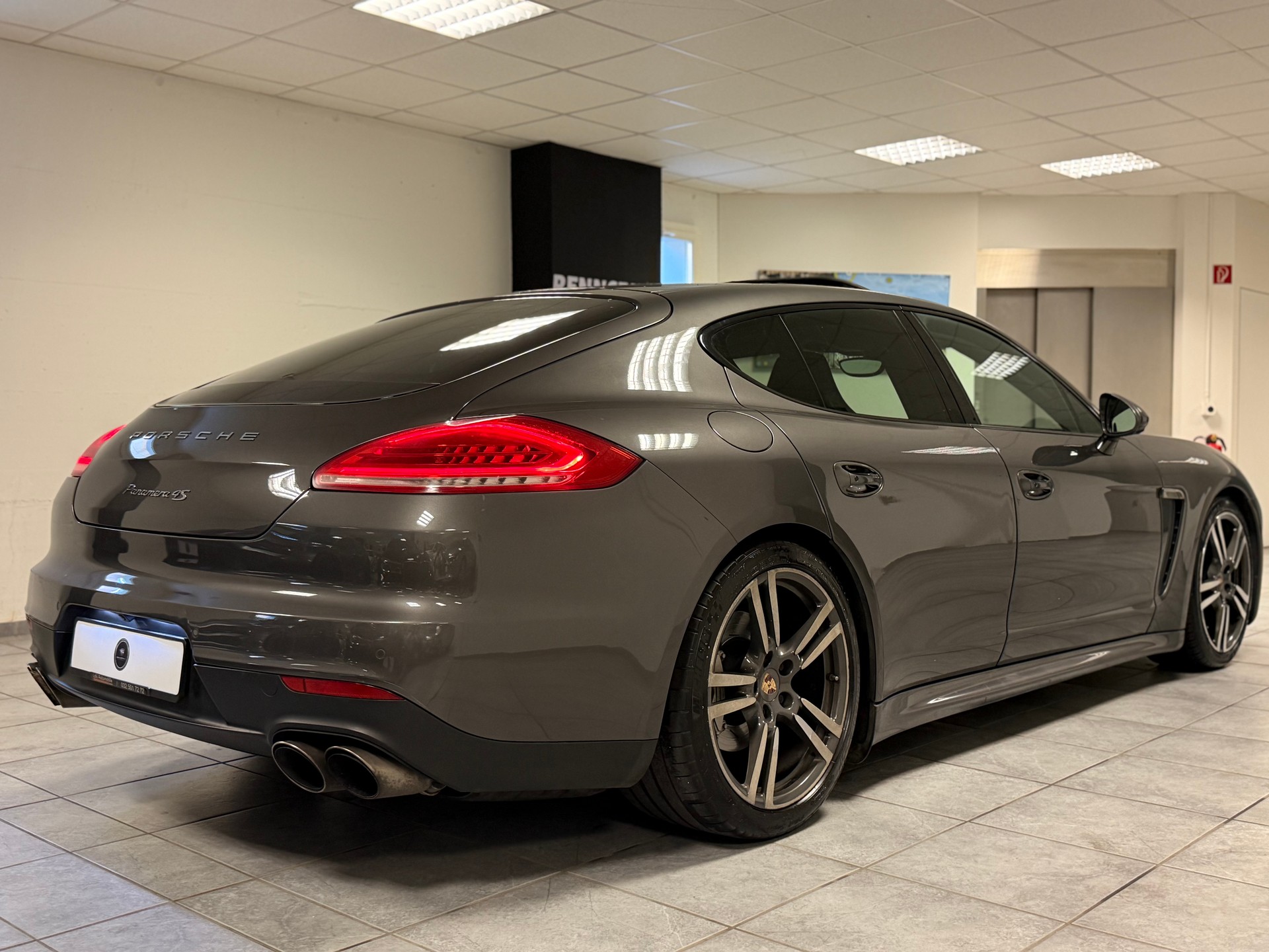 PORSCHE Panamera 4S 3.0 PDK-image-14