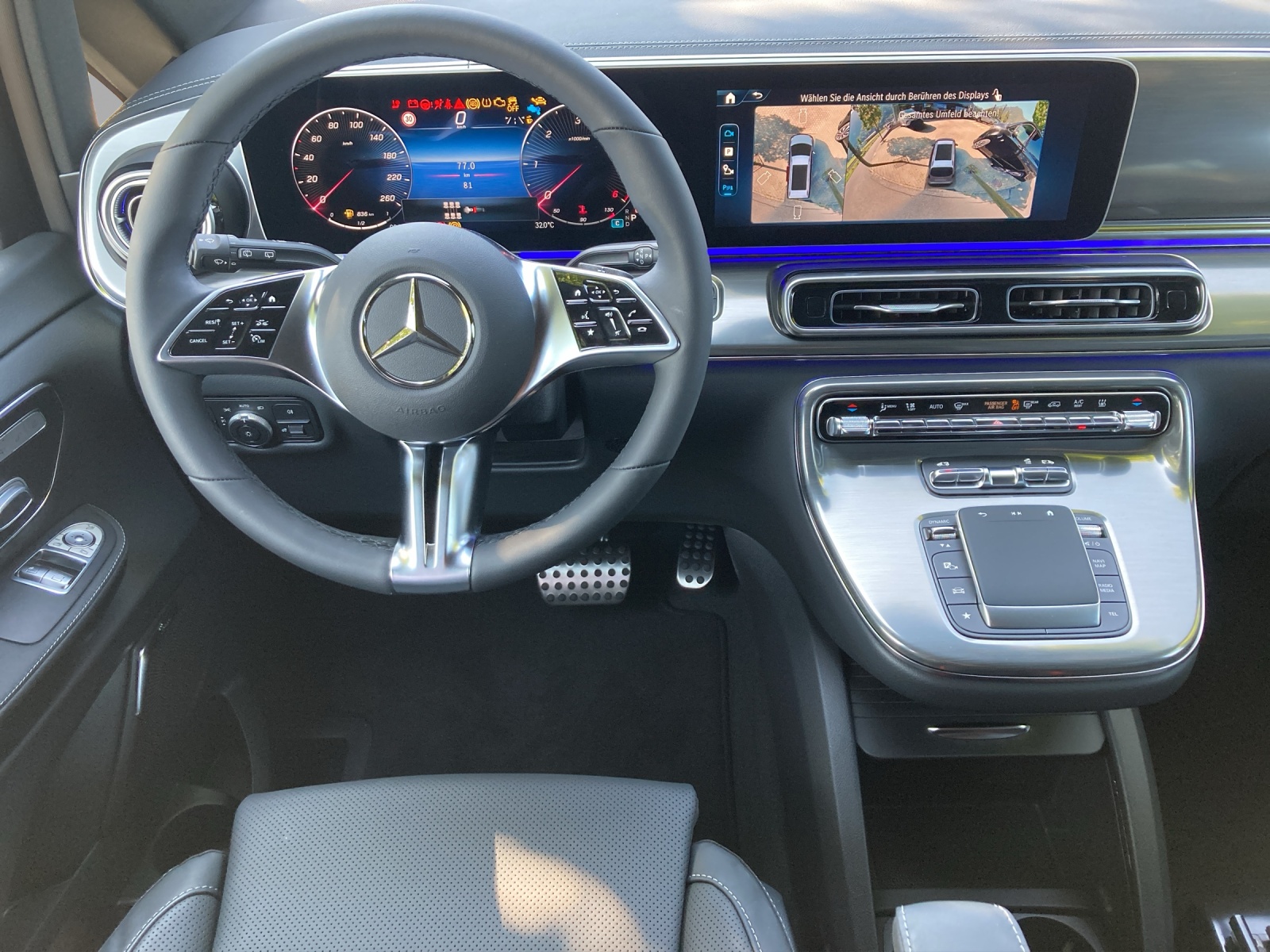 MERCEDES-BENZ V 300 d lang 4Matic Swiss Edition 9G-Tronic-image-11