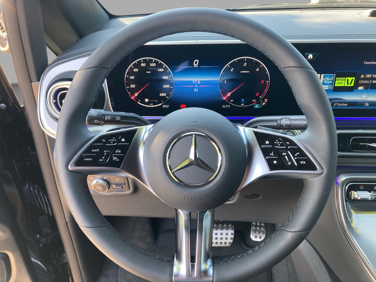 MERCEDES-BENZ V 300 d lang 4Matic Swiss Edition 9G-Tronic-image-9