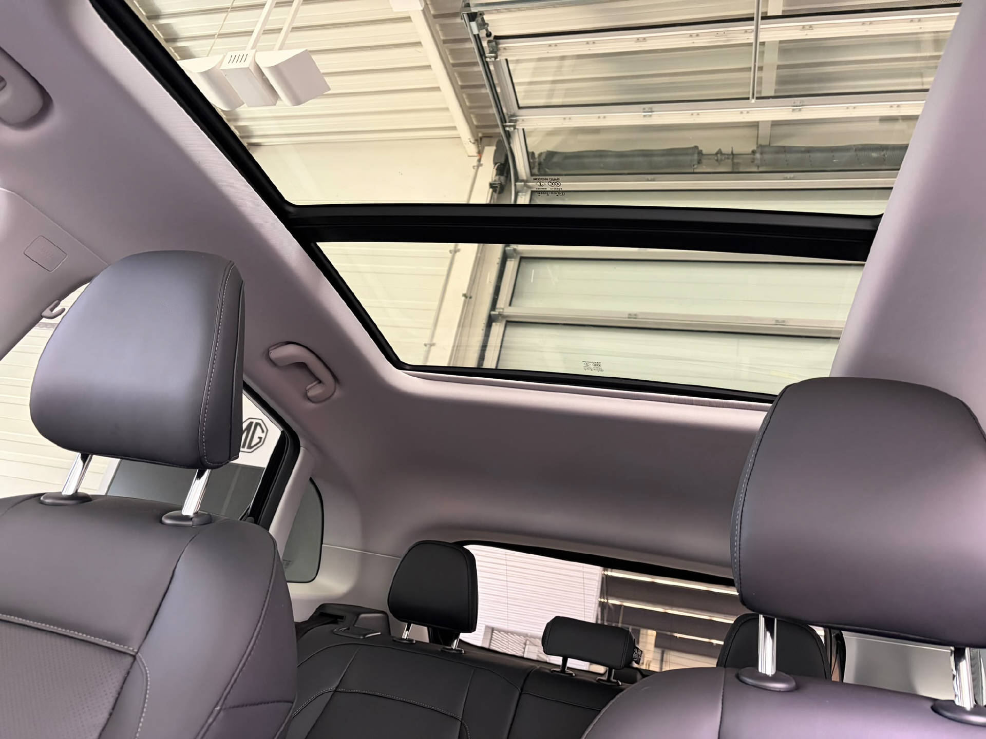 MG ZS 1.5 Hybrid+ Luxury-image-13