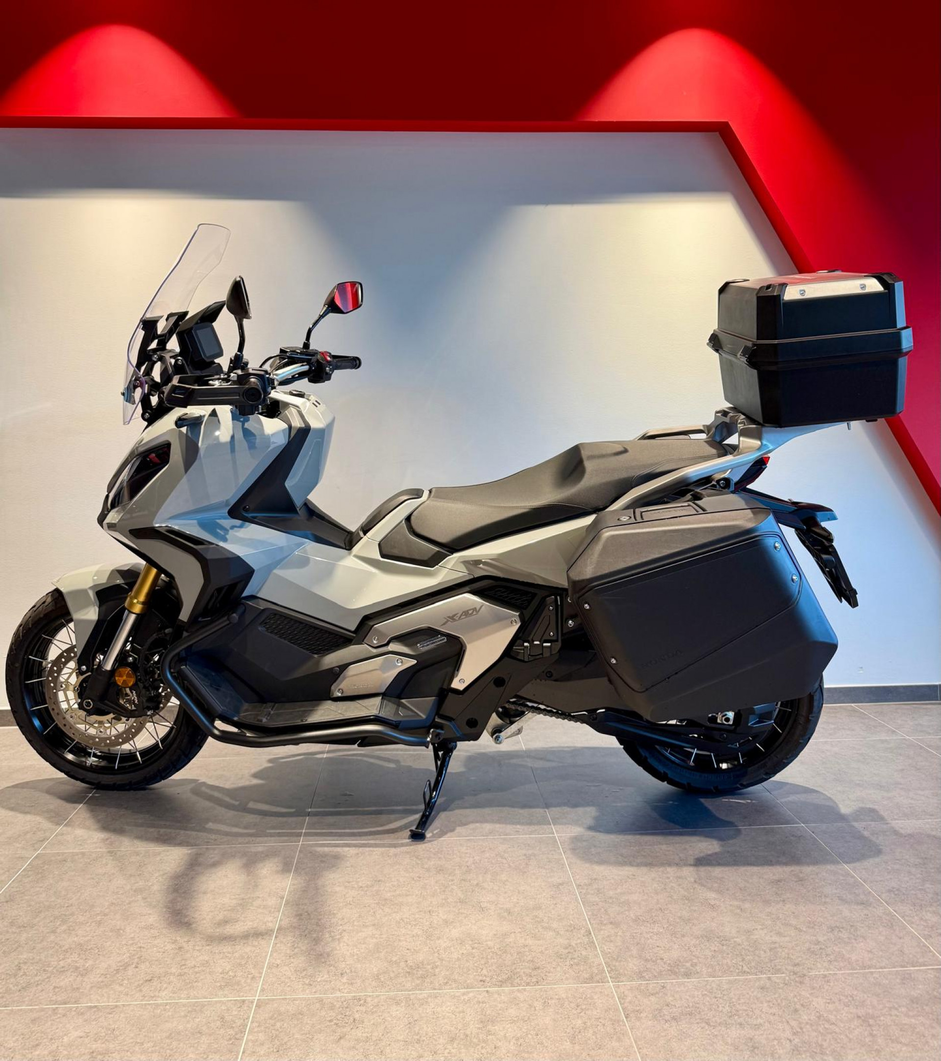 HONDA X-ADV 750-showroom-element-2