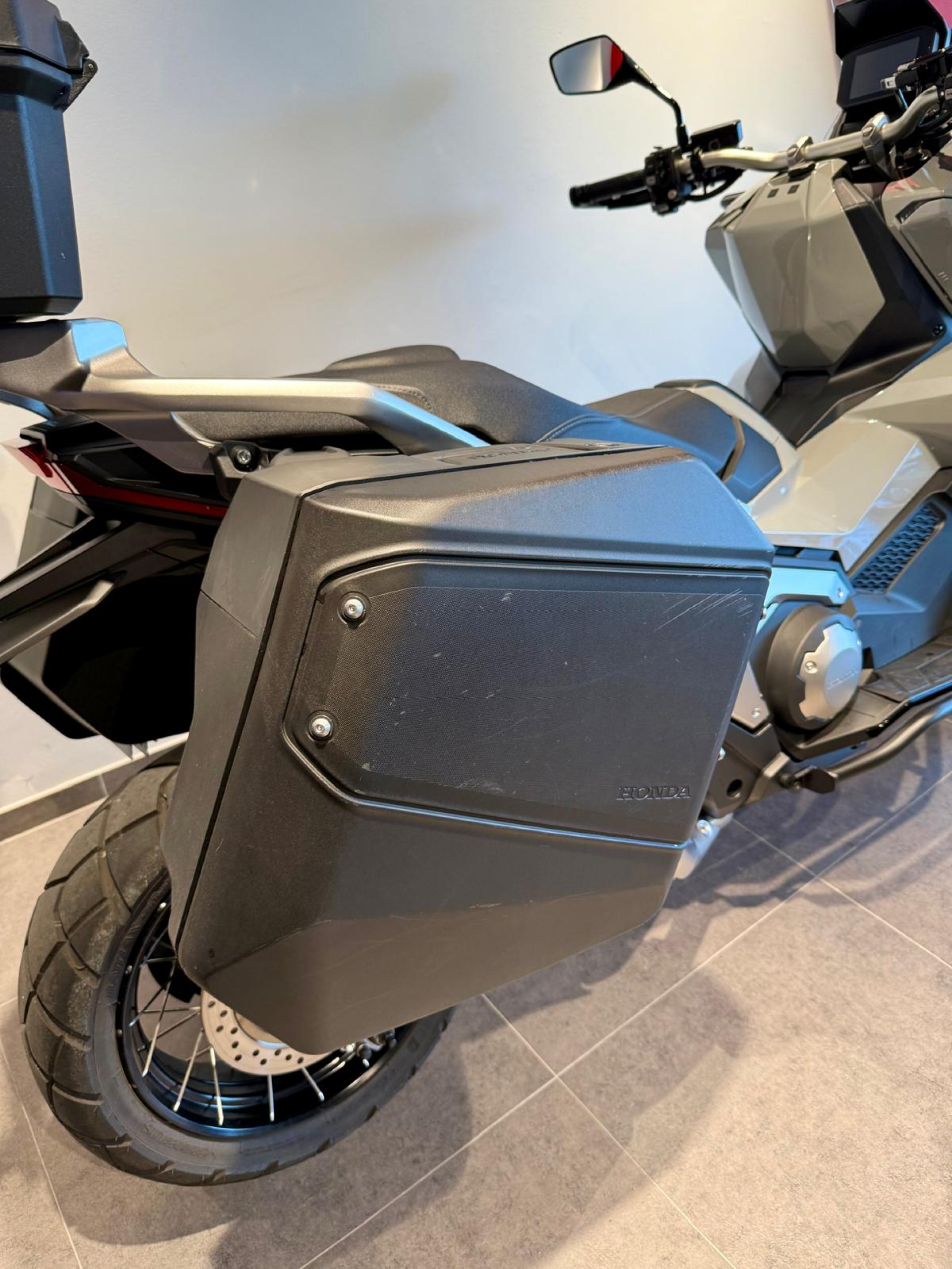 HONDA X-ADV 750-image-4