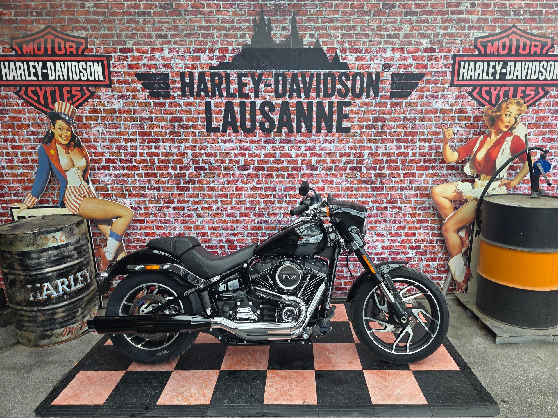 HARLEY-DAVIDSON FLSB SPORT GLIDE 107