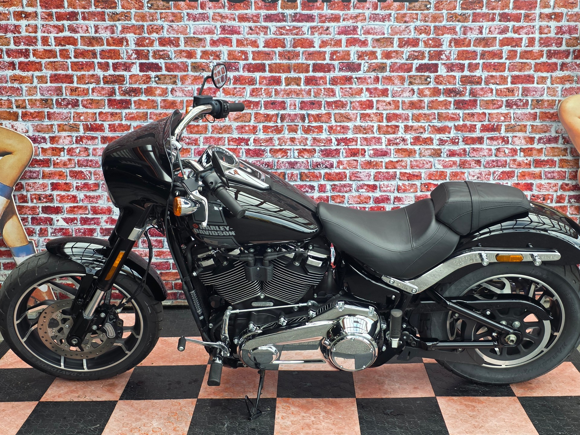 HARLEY-DAVIDSON FLSB SPORT GLIDE 107-image-3
