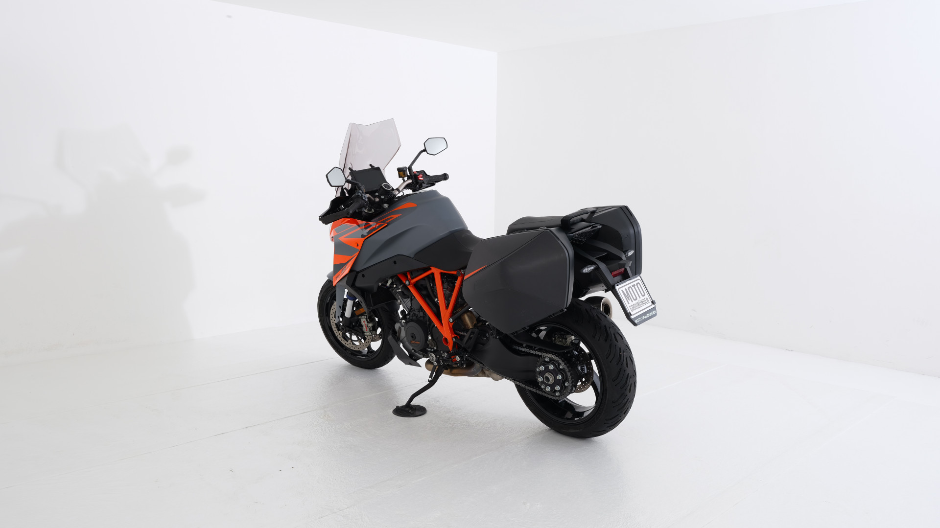 KTM 1290 Super Duke GT-image-3