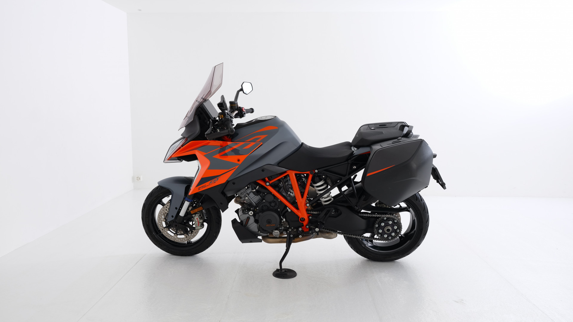 KTM 1290 Super Duke GT-image-4