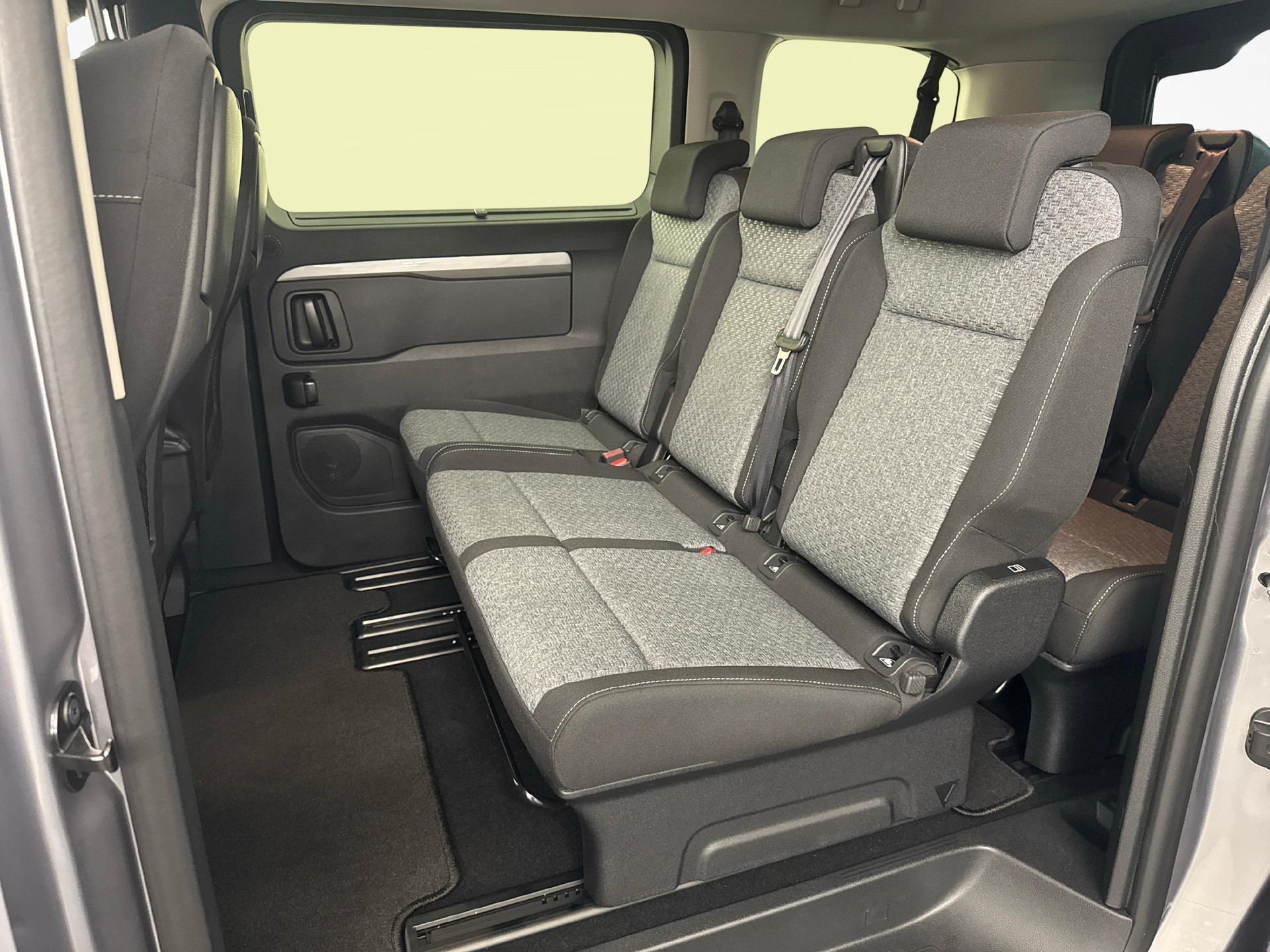 TOYOTA PROACE Verso L1 2.2 D Trend-image-10