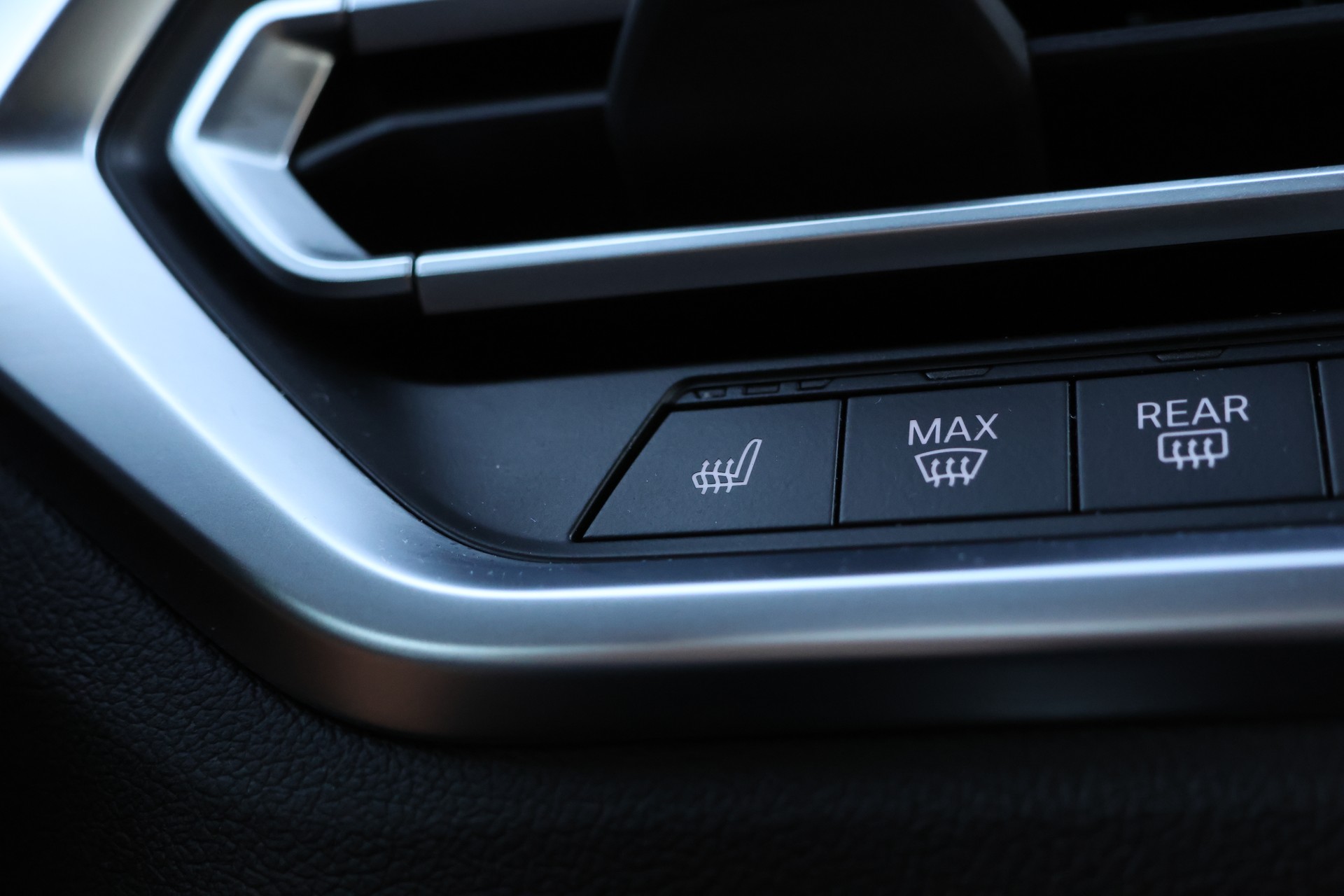 BMW M240i xDrive Steptronic *Tundernight*-image-27