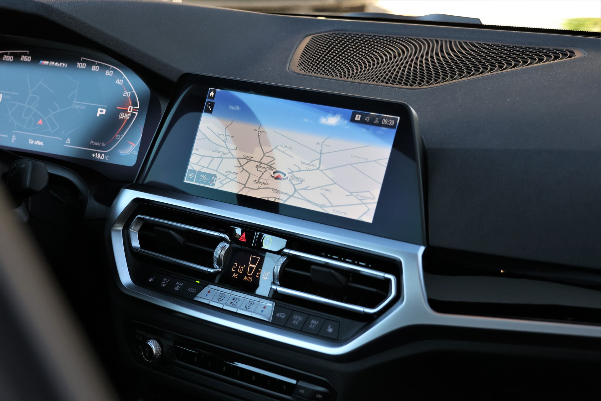 BMW M240i xDrive Steptronic *Tundernight*-image-19