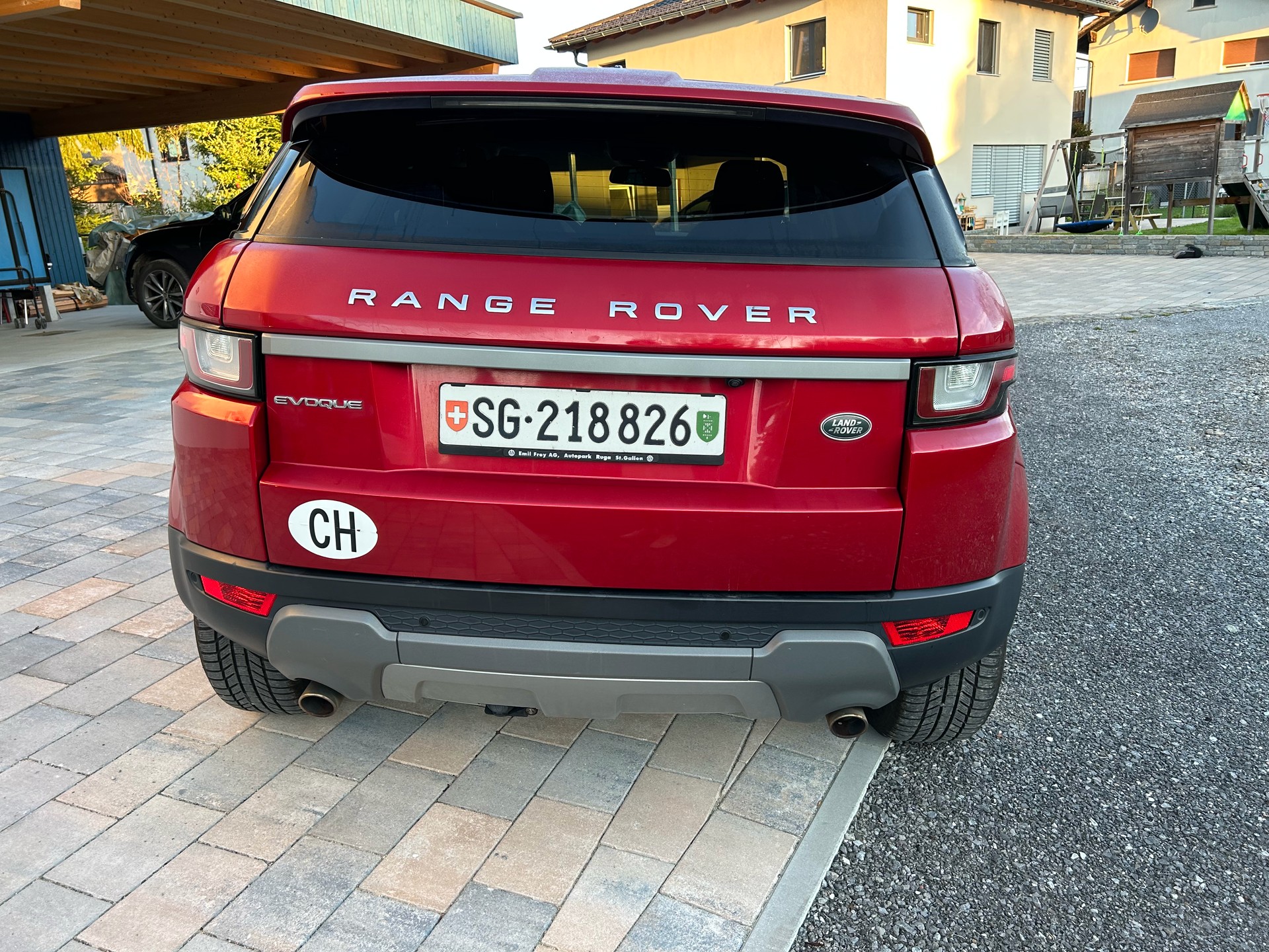 LAND ROVER 2.0 TD4 SE Dynamic-image-4