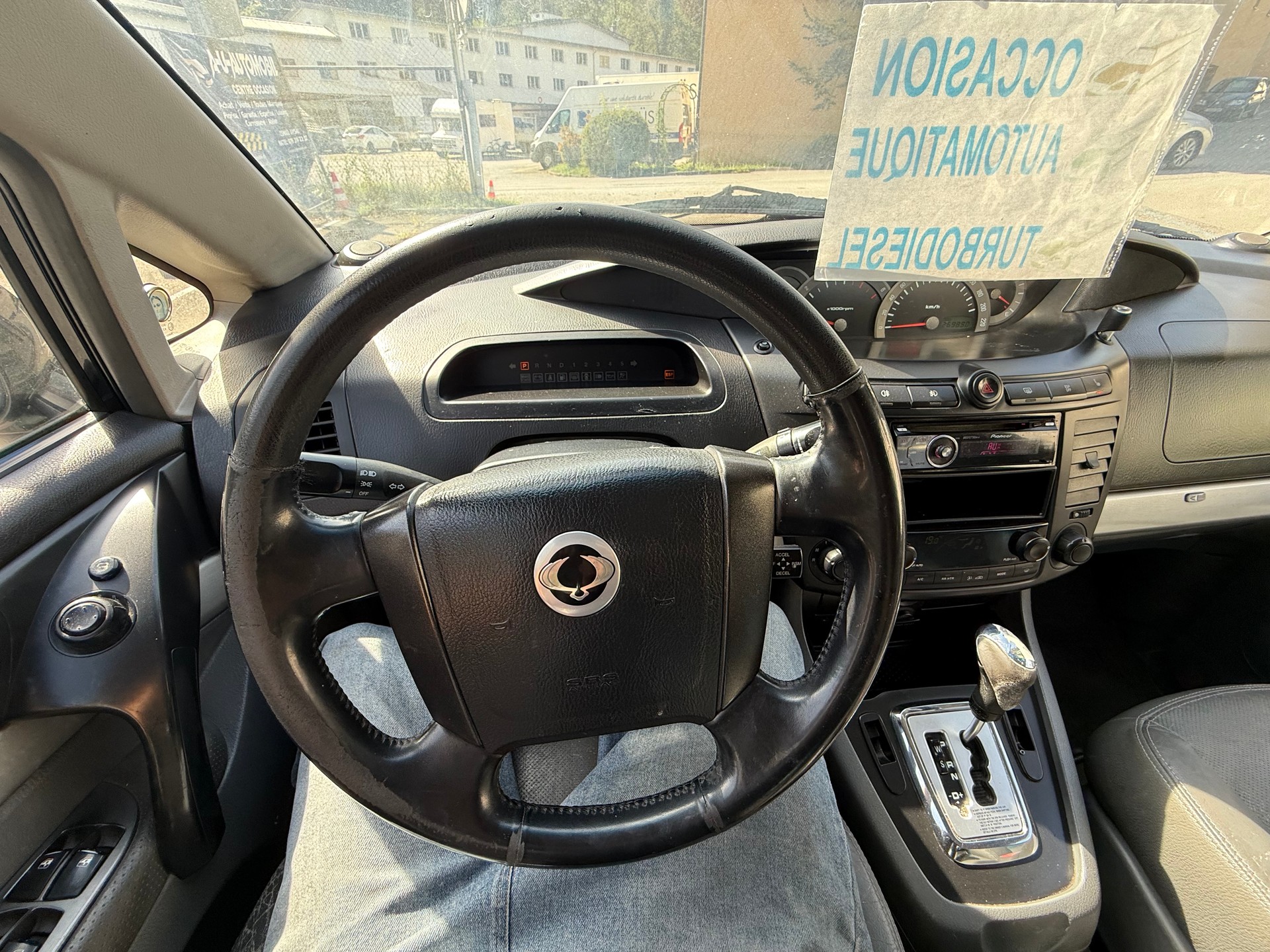 KGM-SsangYong Rodius SV 270 Xdi 4WD Automatic-image-26