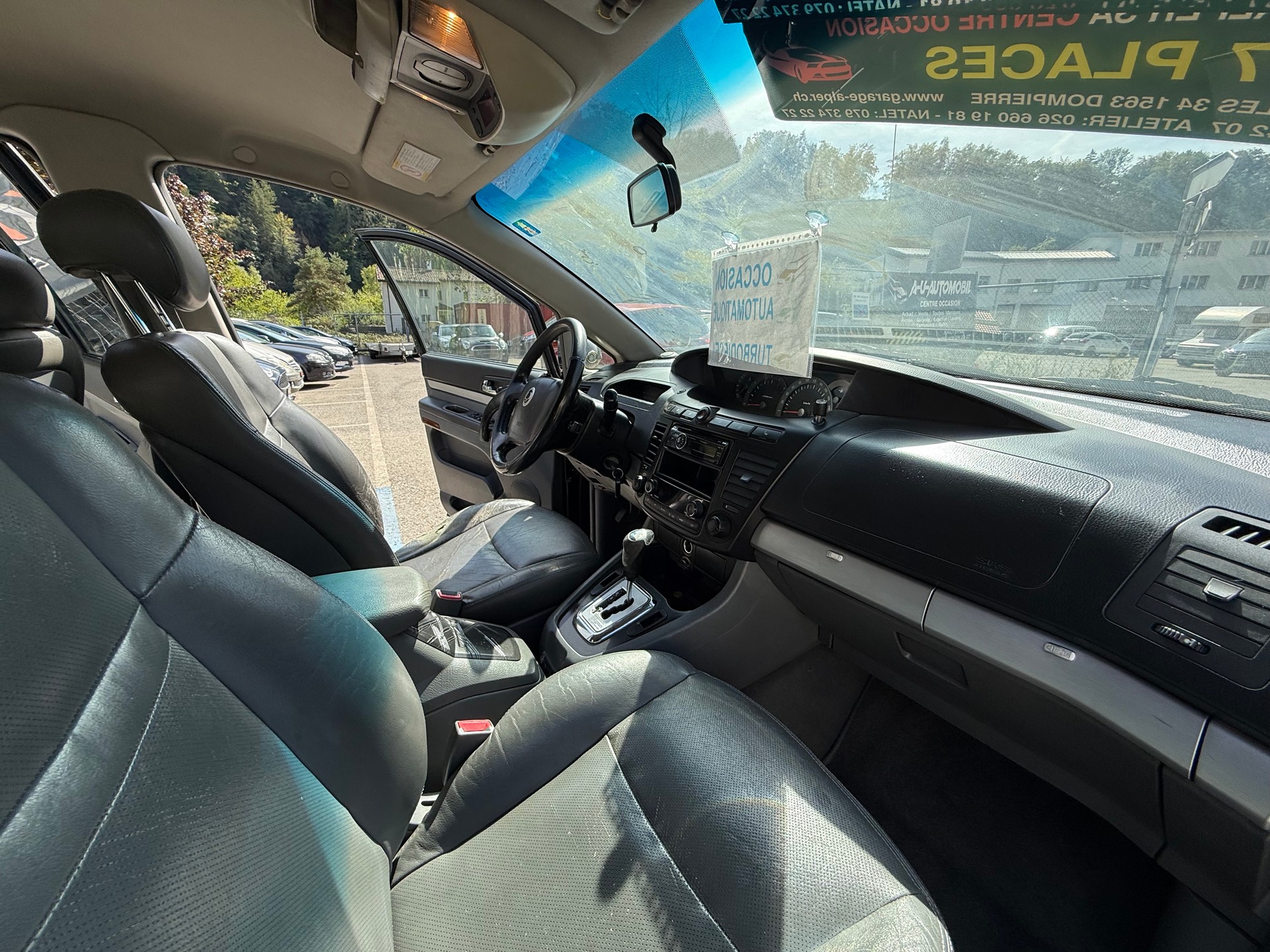 KGM-SsangYong Rodius SV 270 Xdi 4WD Automatic-image-13