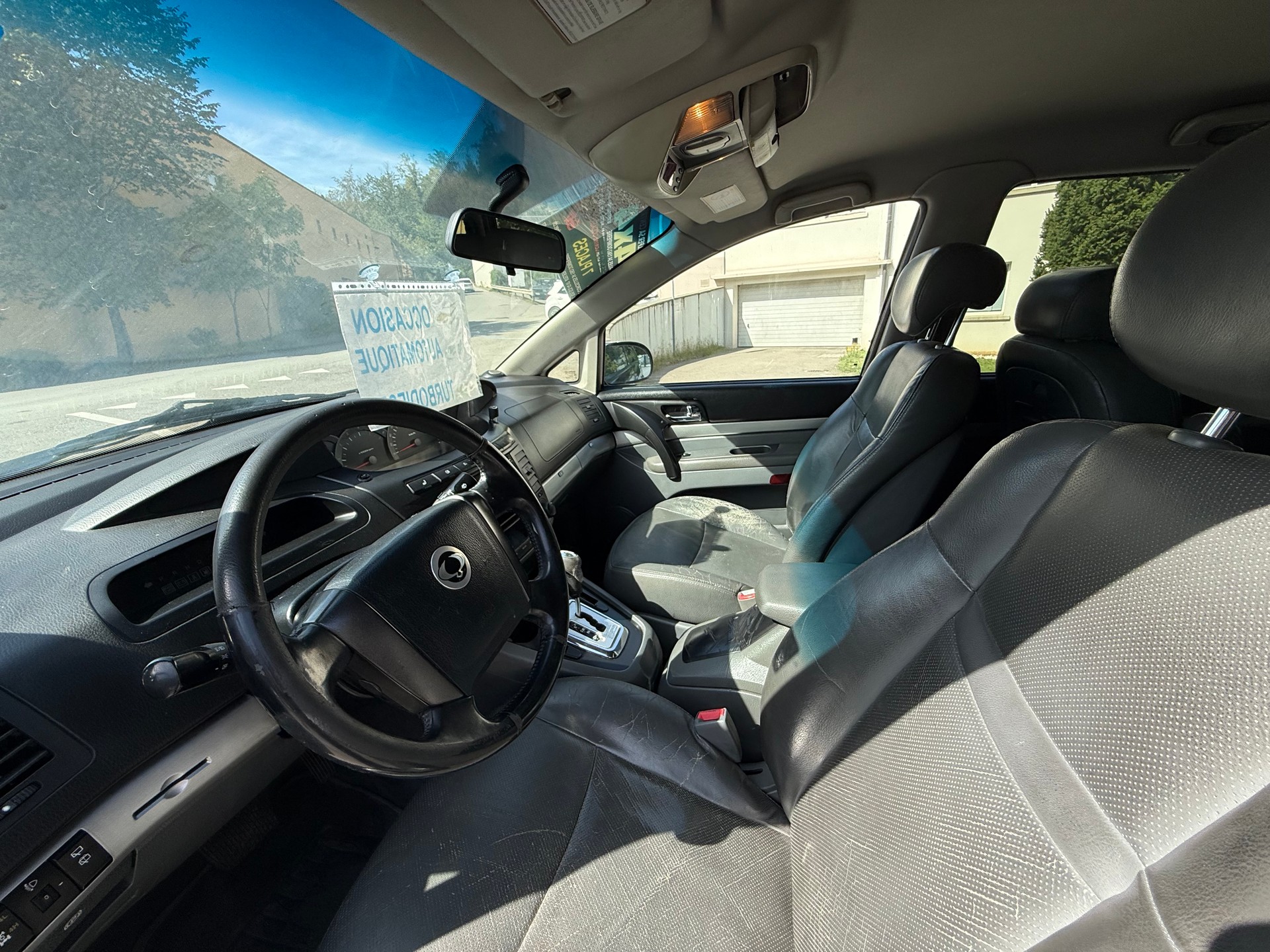 KGM-SsangYong Rodius SV 270 Xdi 4WD Automatic-image-8