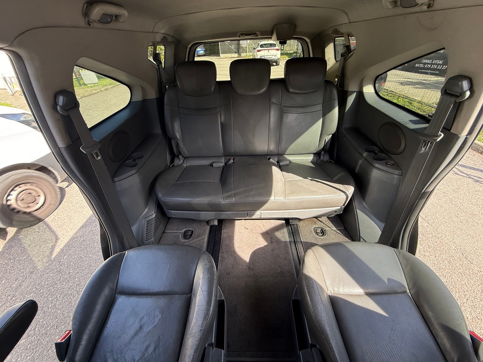 KGM-SsangYong Rodius SV 270 Xdi 4WD Automatic-image-24