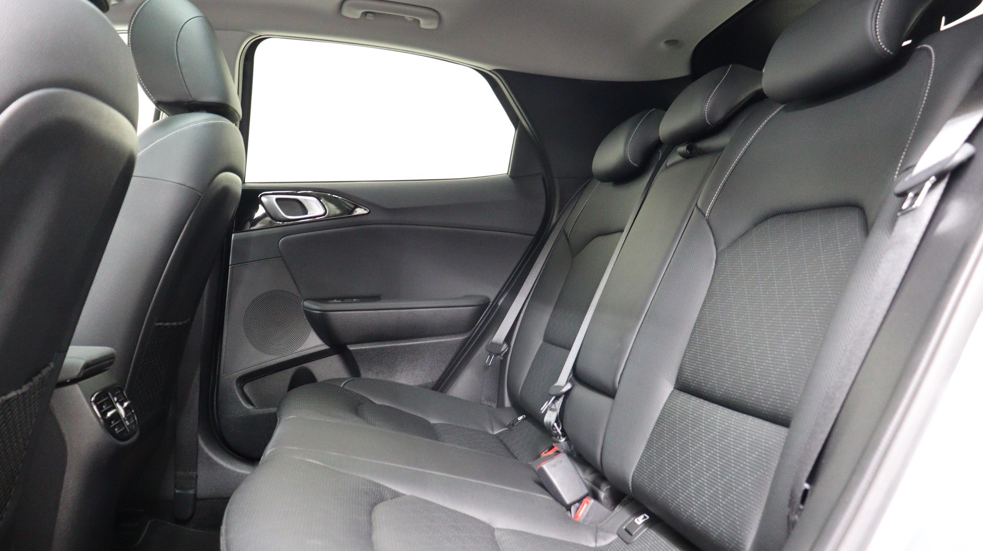 KIA XCeed 1.6 T-GDi Style-showroom-element-3