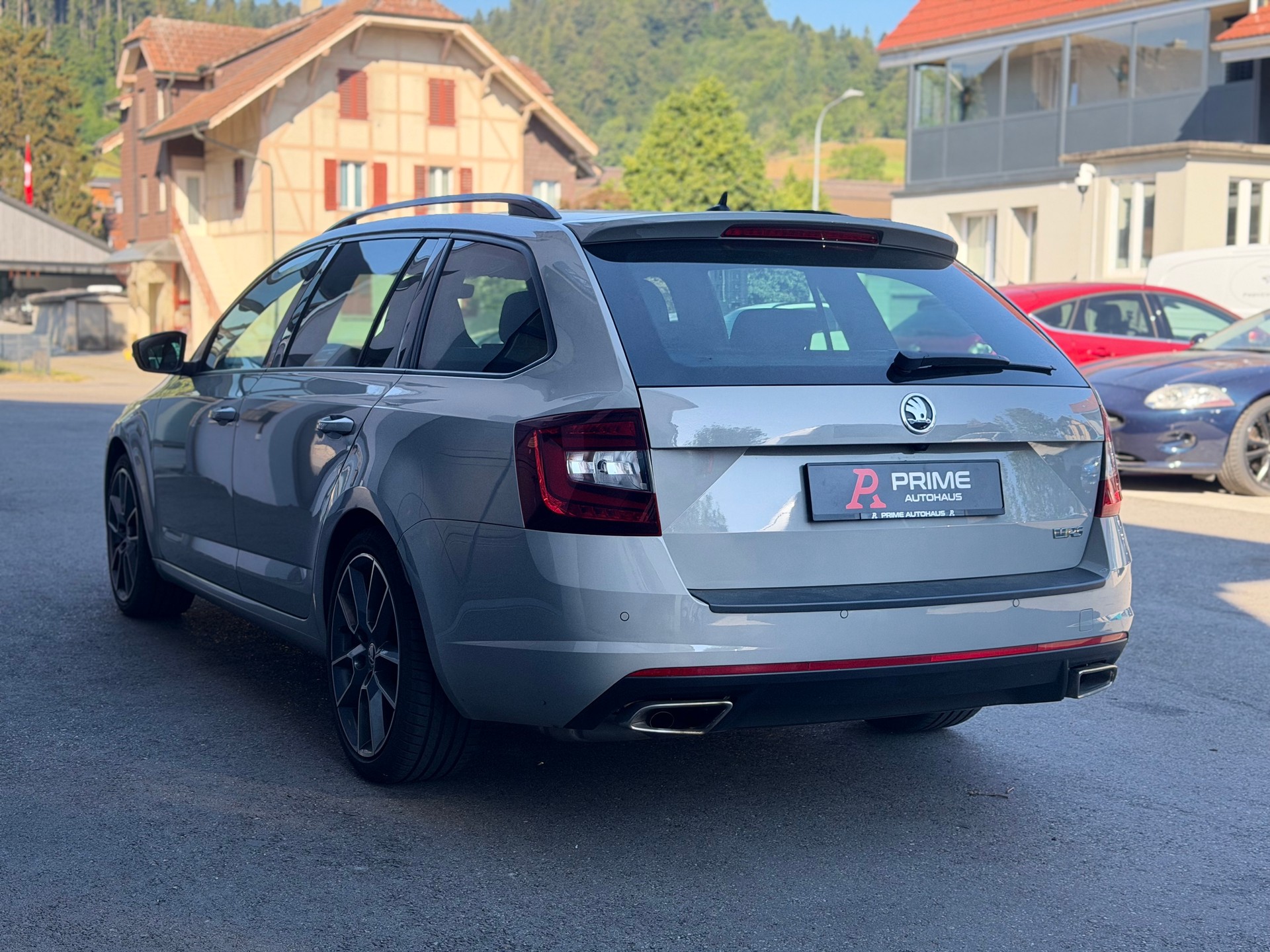 SKODA Octavia Combi 2.0 TDI RS 4x4 DSG-image-4