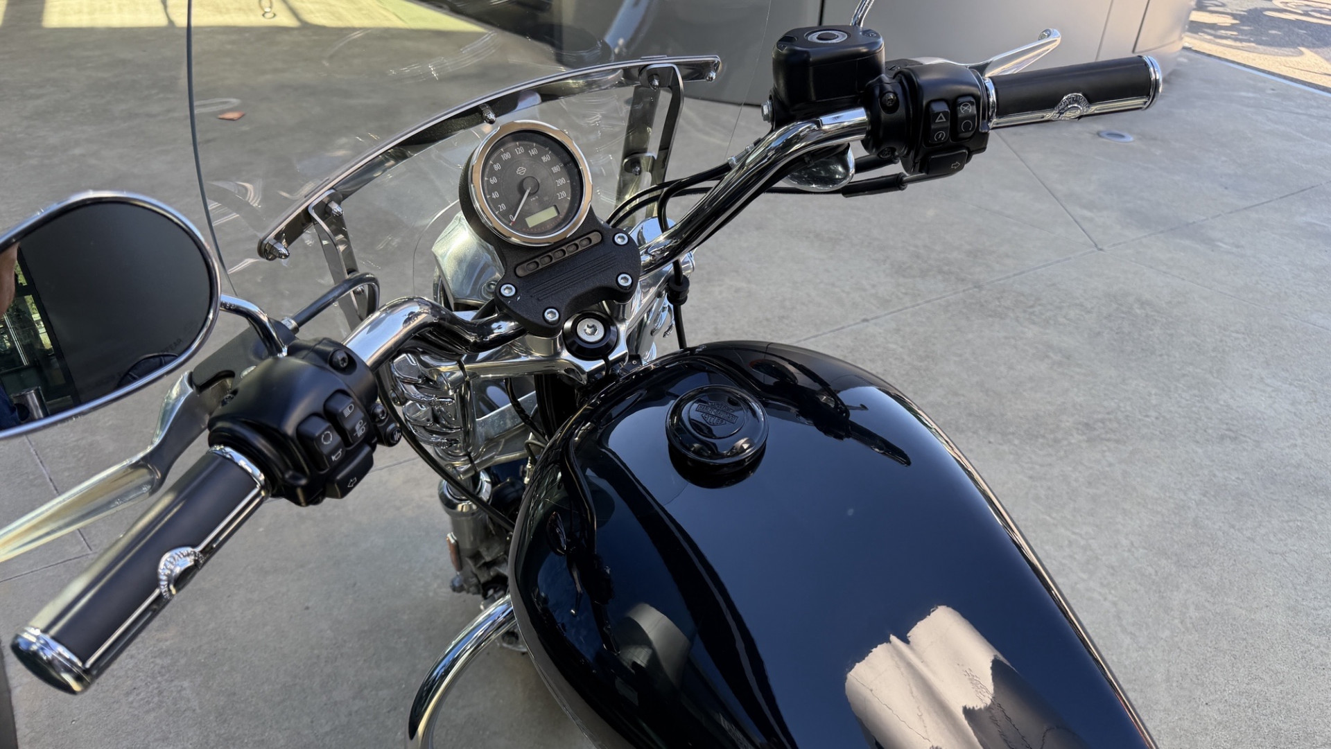 HARLEY-DAVIDSON XL 883 L Sportster Super Low-image-3