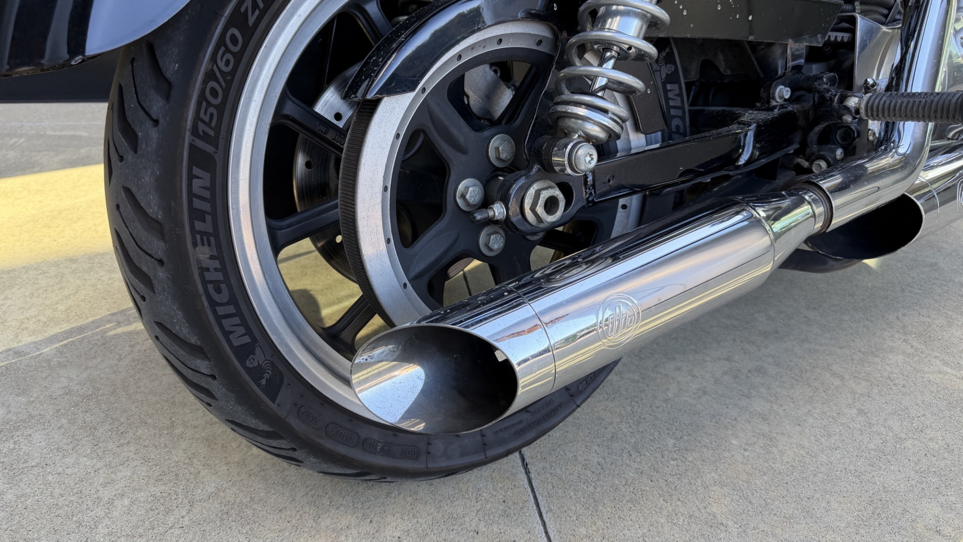 HARLEY-DAVIDSON XL 883 L Sportster Super Low-image-2